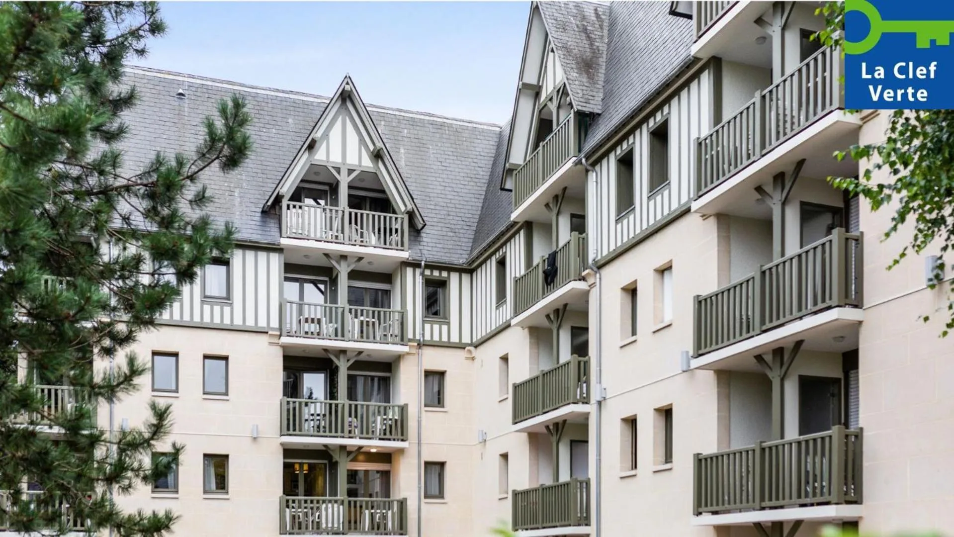 Property building in Residence Pierre & Vacances Les Embruns