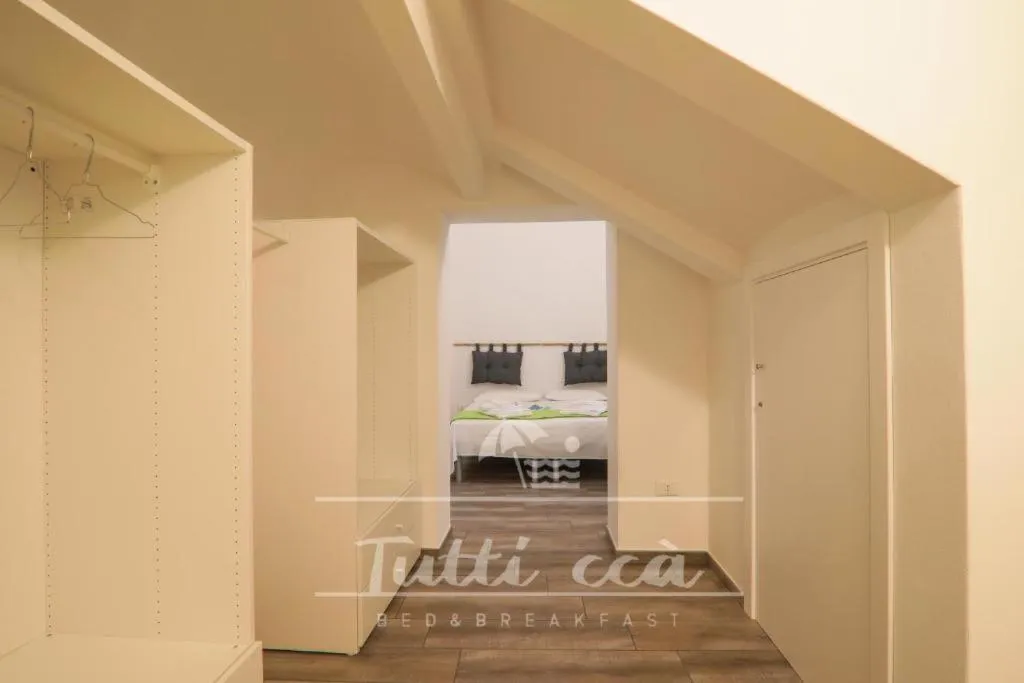 Tutti ccà Airport Rooms