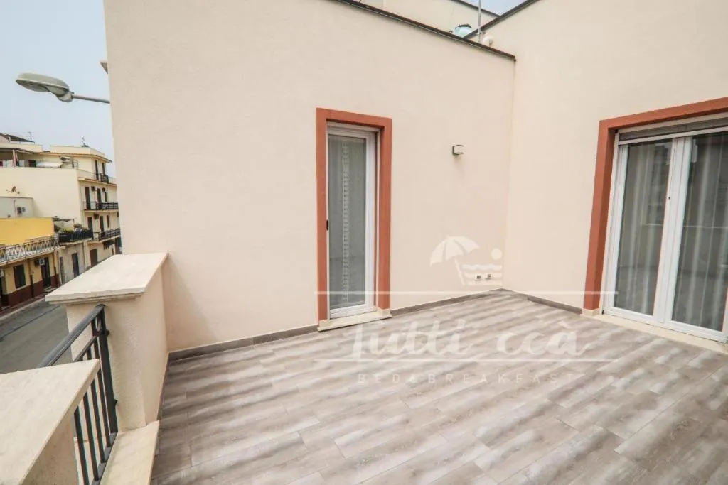 Tutti ccà Airport Rooms