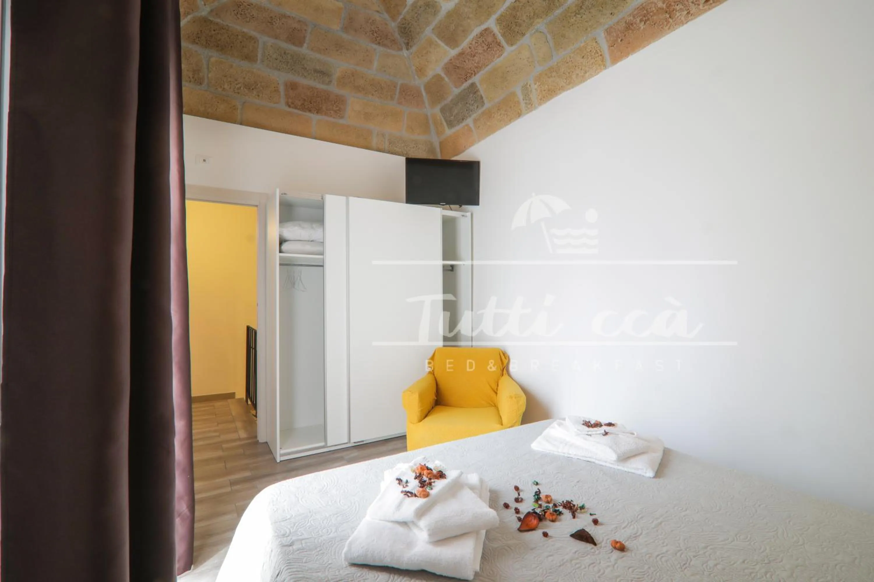 Bedroom, Bed in Tutti ccà Airport Rooms