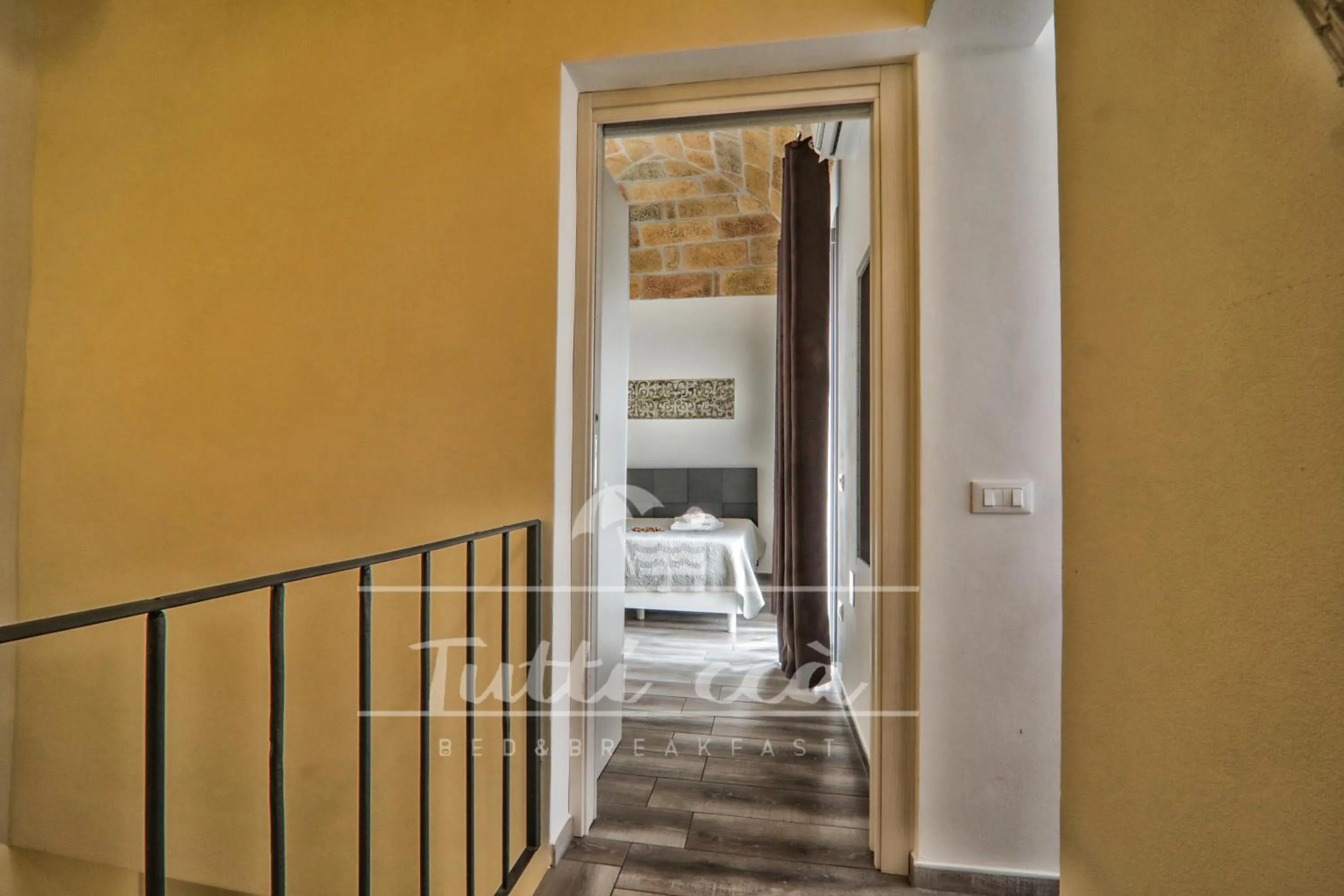 Tutti ccà Airport Rooms