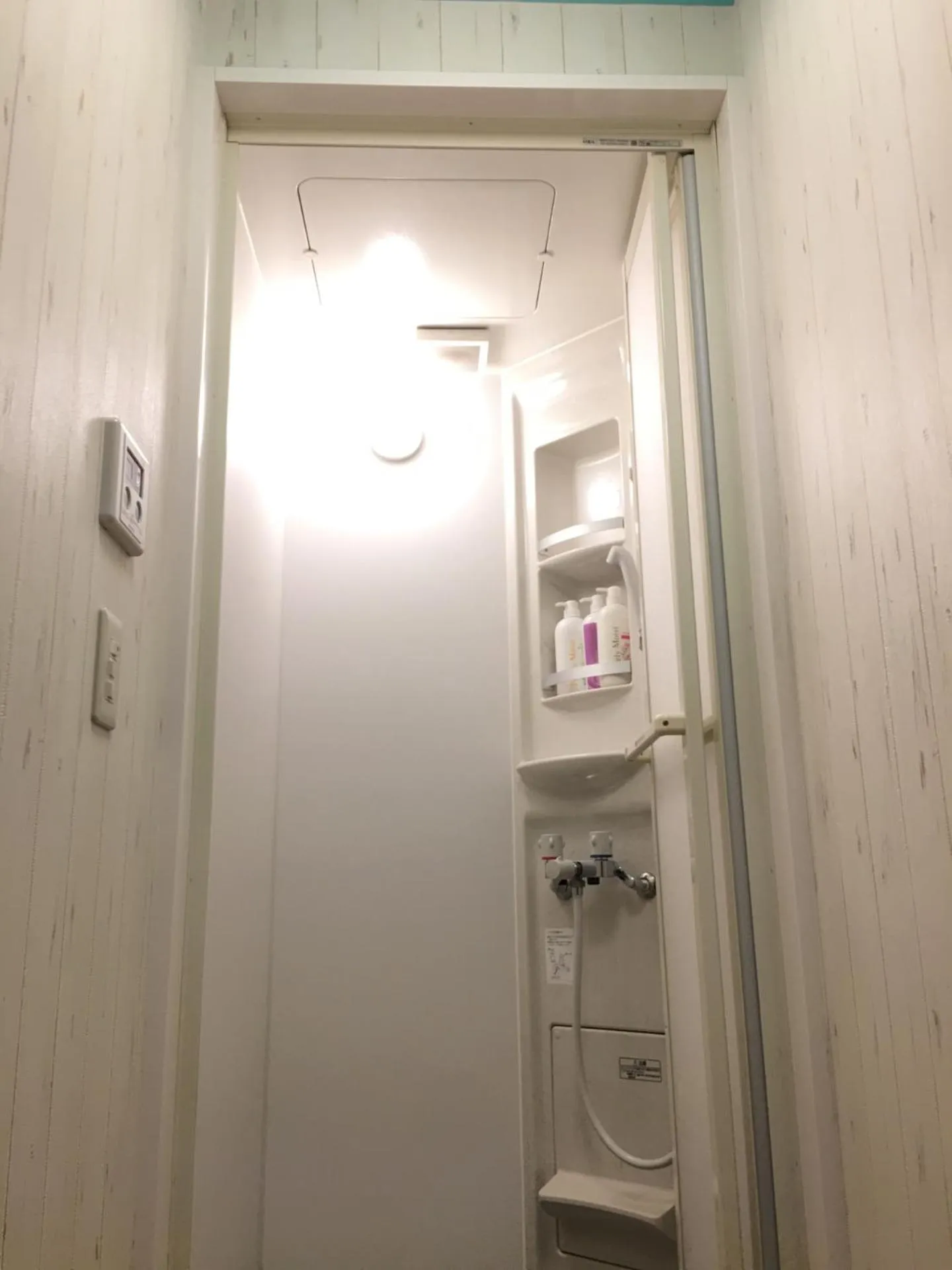 Shower in Hotel West Taisho