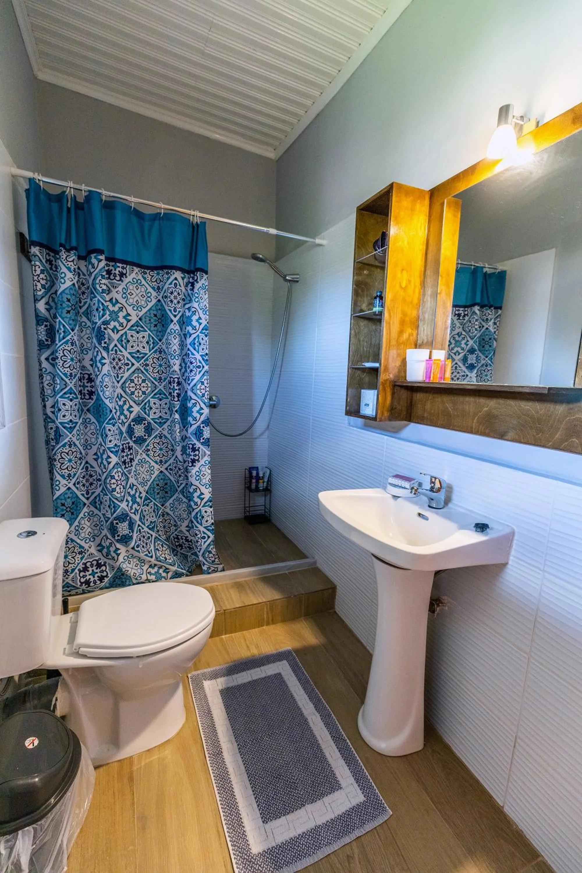 Shower in Rose Garden Apartments