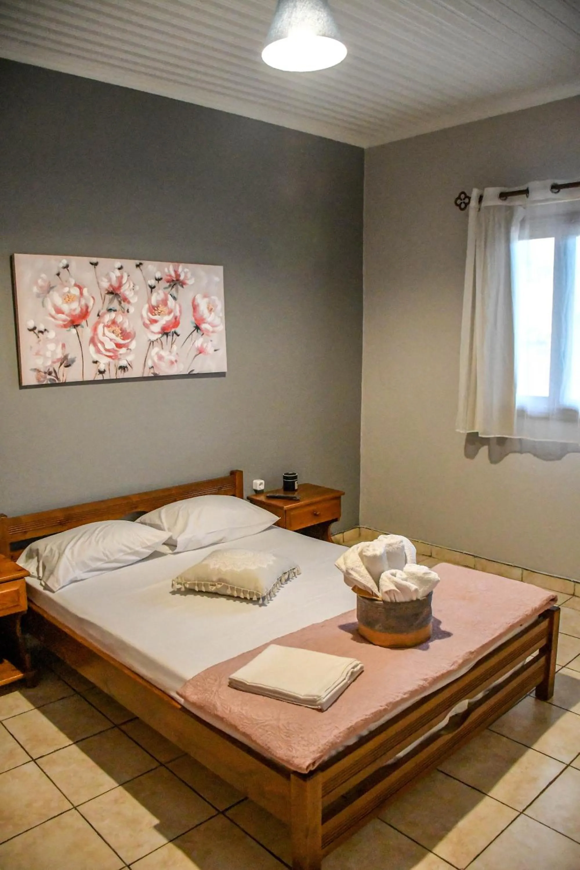 Two-Bedroom Apartment in Rose Garden Apartments