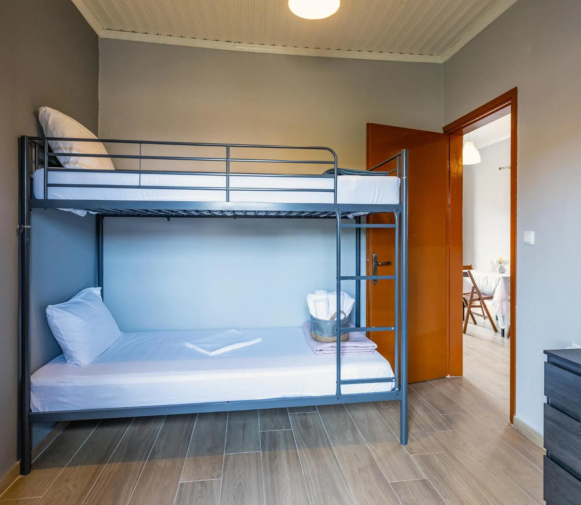 Bed in Rose Garden Apartments