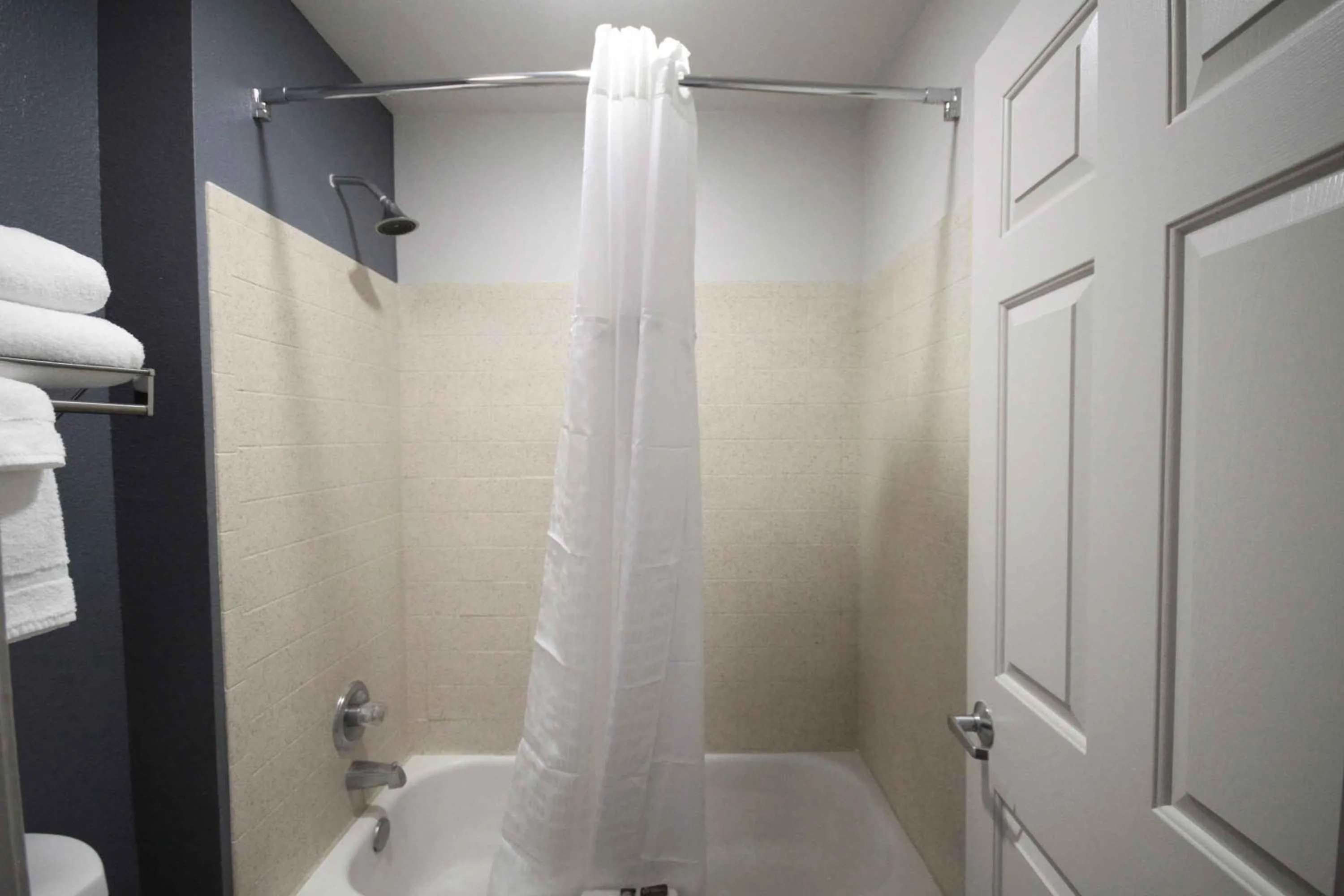 Bathroom in Extended Stay America Suites - Albuquerque - Rio Rancho Blvd