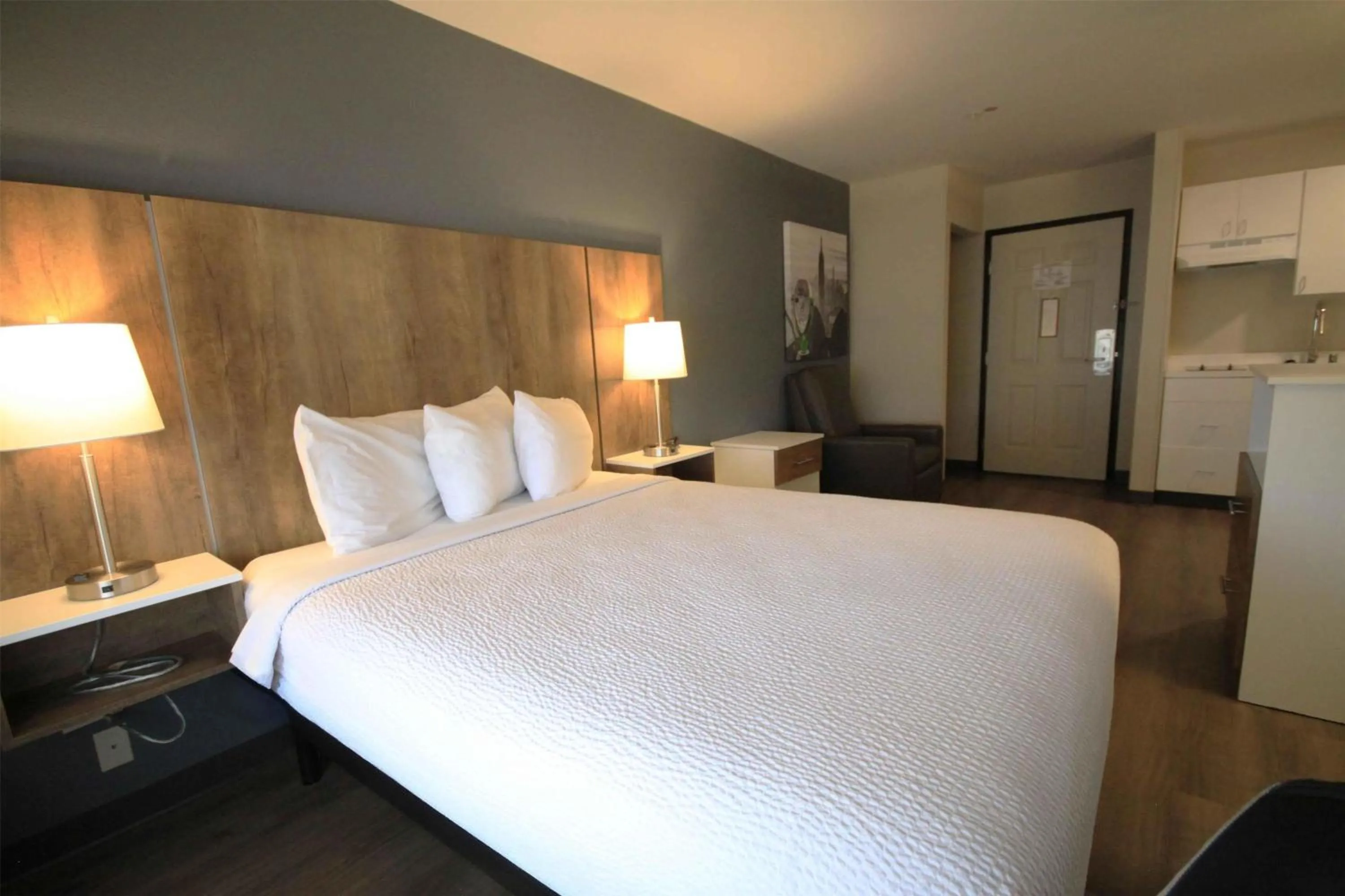 Bedroom, Bed in Extended Stay America Suites - Albuquerque - Rio Rancho Blvd
