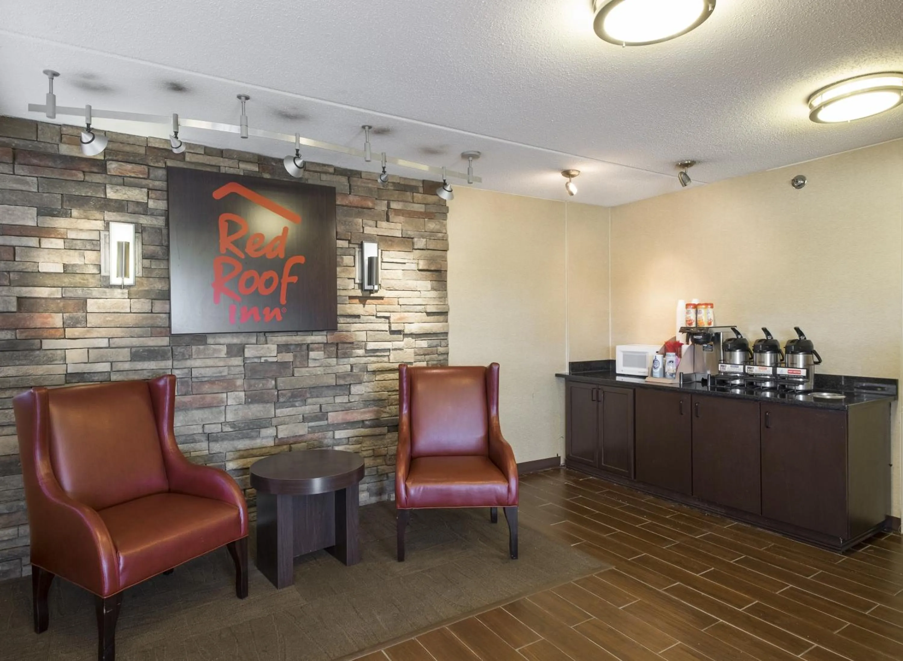 Lobby or reception in Red Roof Inn Cincinnati - Sharonville