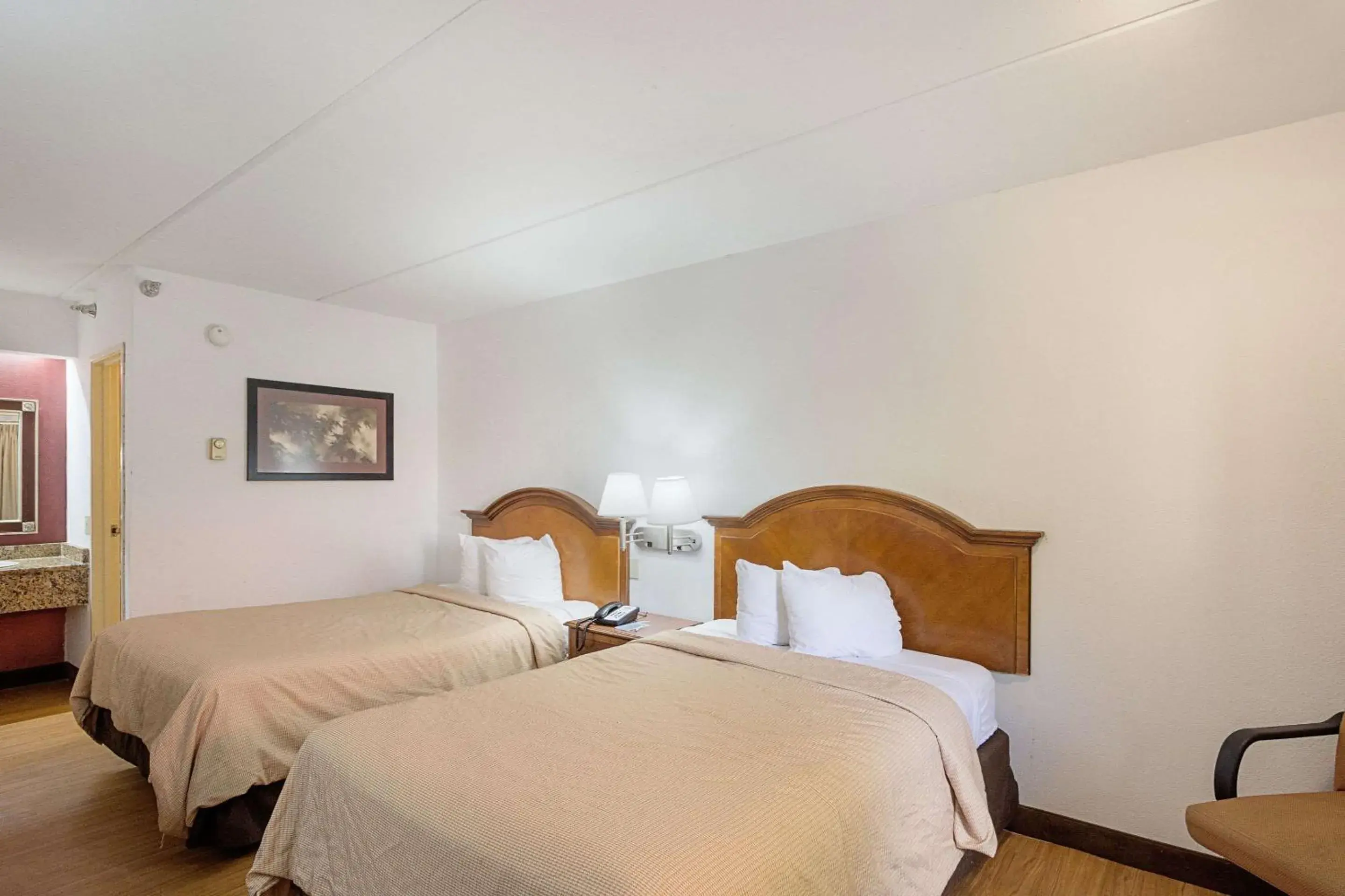 Double Room with Two Double Beds - Non-Smoking in Bay Inn On Busch Double Room with Two Double Beds - Non-Smoking in Bay Inn On Busch