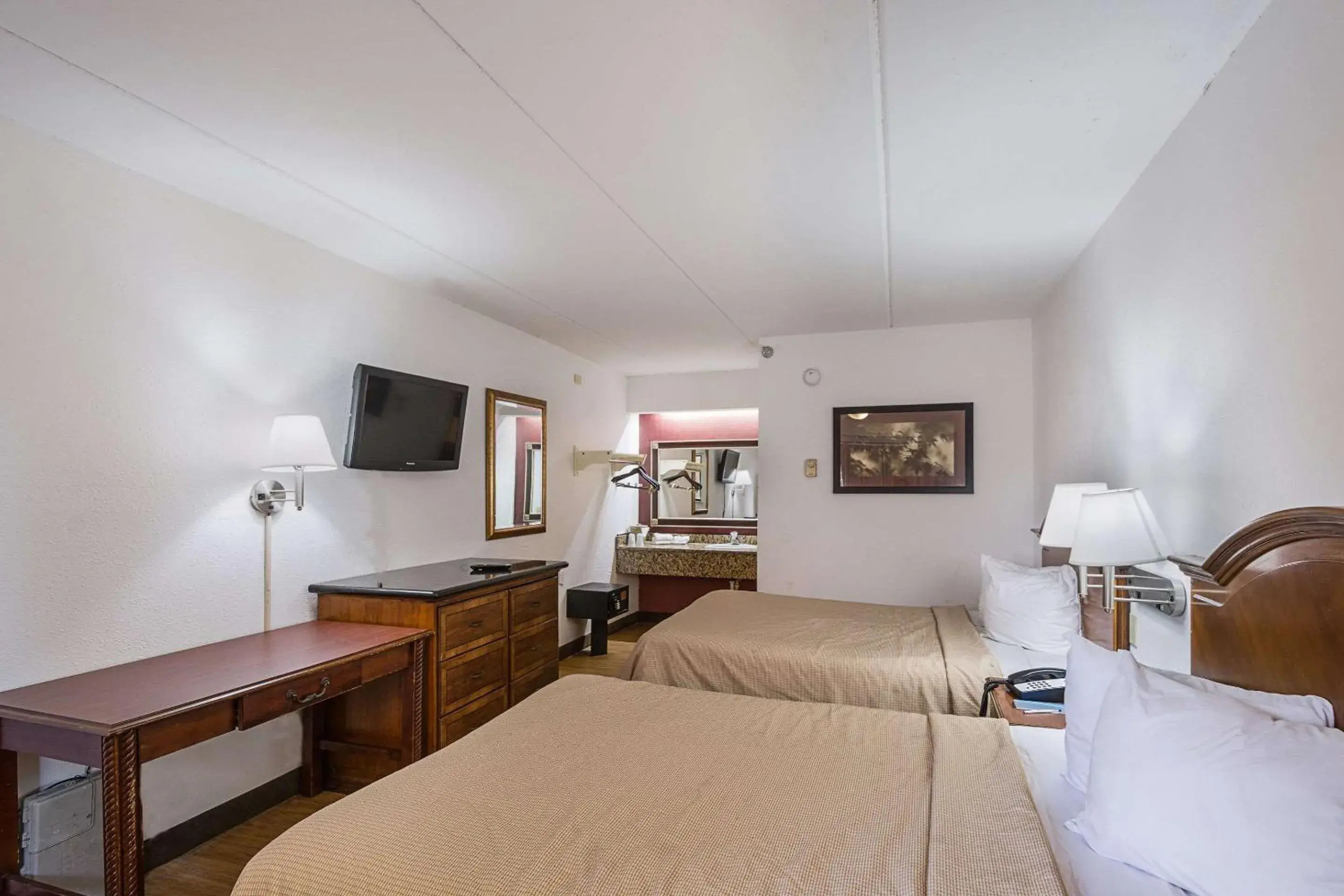 Double Room with Two Double Beds - Non-Smoking in Bay Inn On Busch Double Room with Two Double Beds - Non-Smoking in Bay Inn On Busch