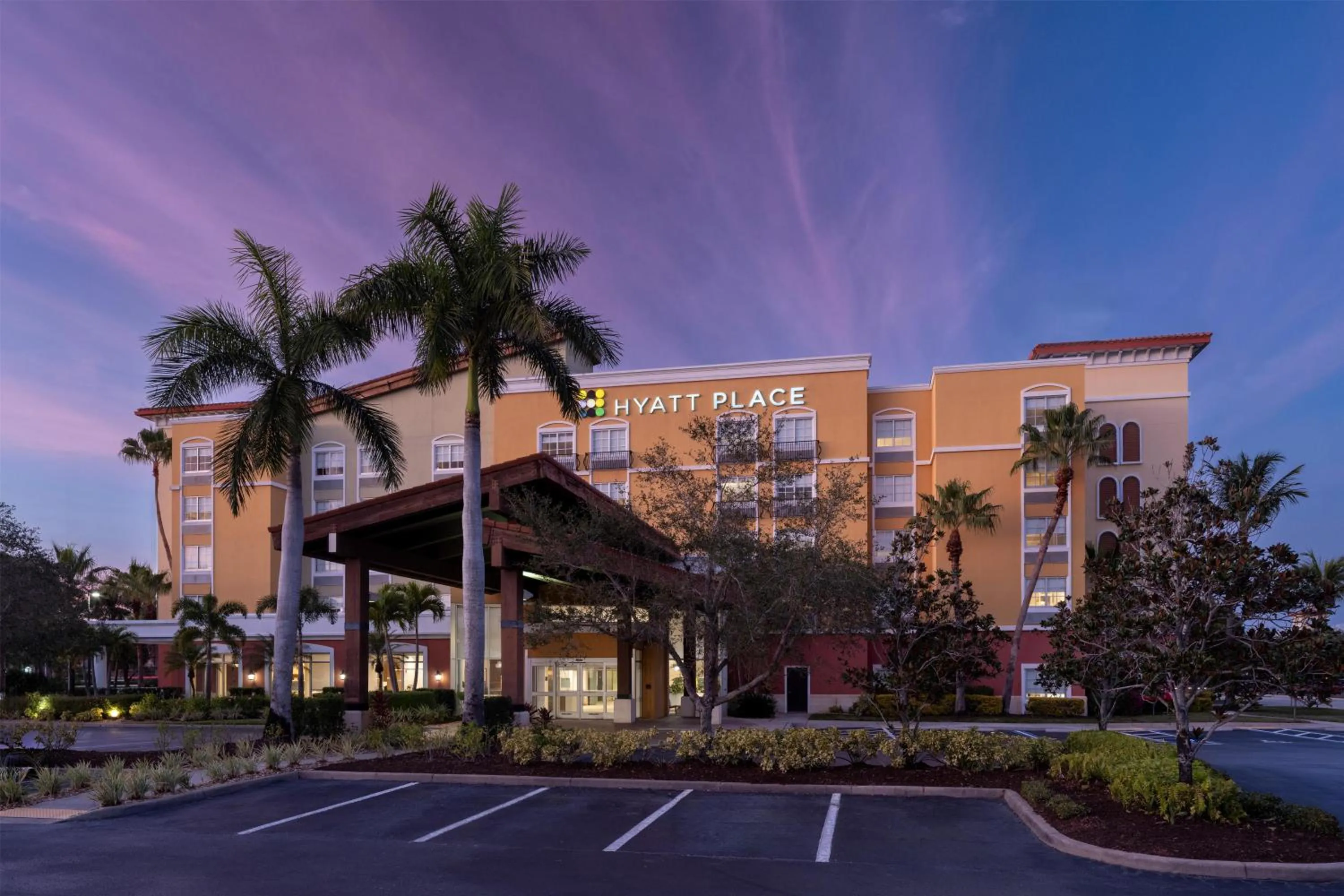 Property building in Hyatt Place Fort Myers Estero - Newly Renovated