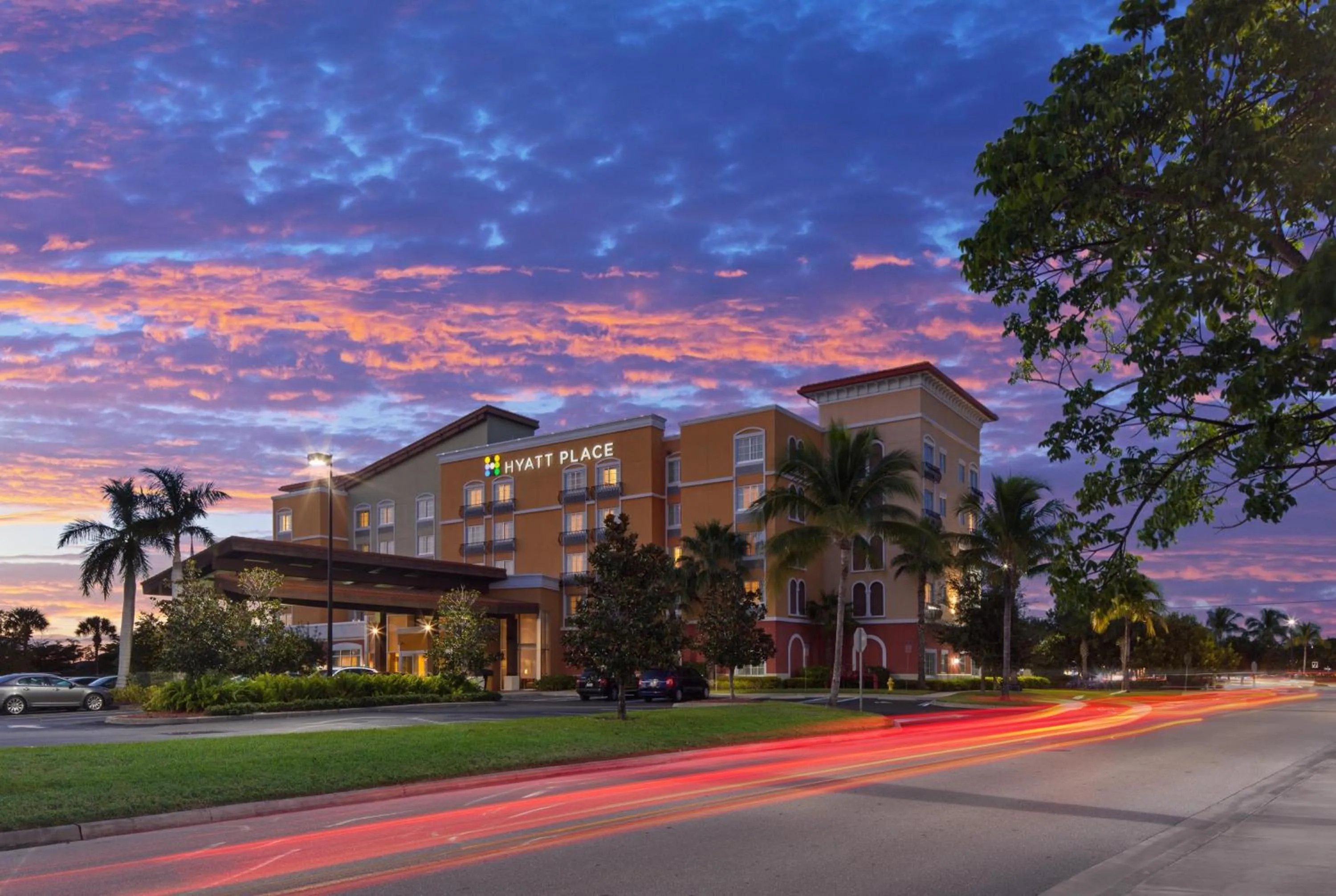 Property building in Hyatt Place Fort Myers Estero - Newly Renovated