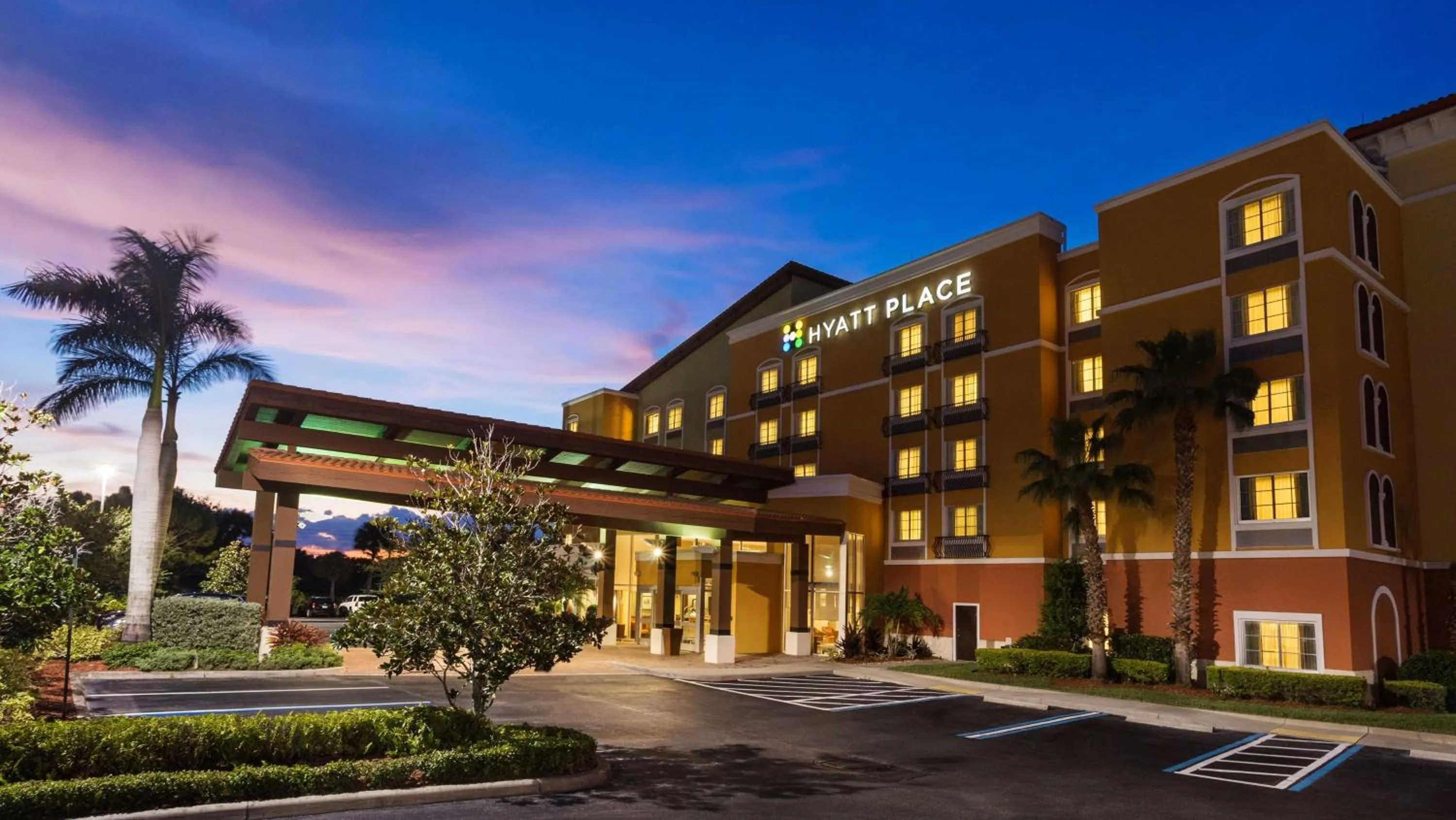 Property building in Hyatt Place Fort Myers Estero