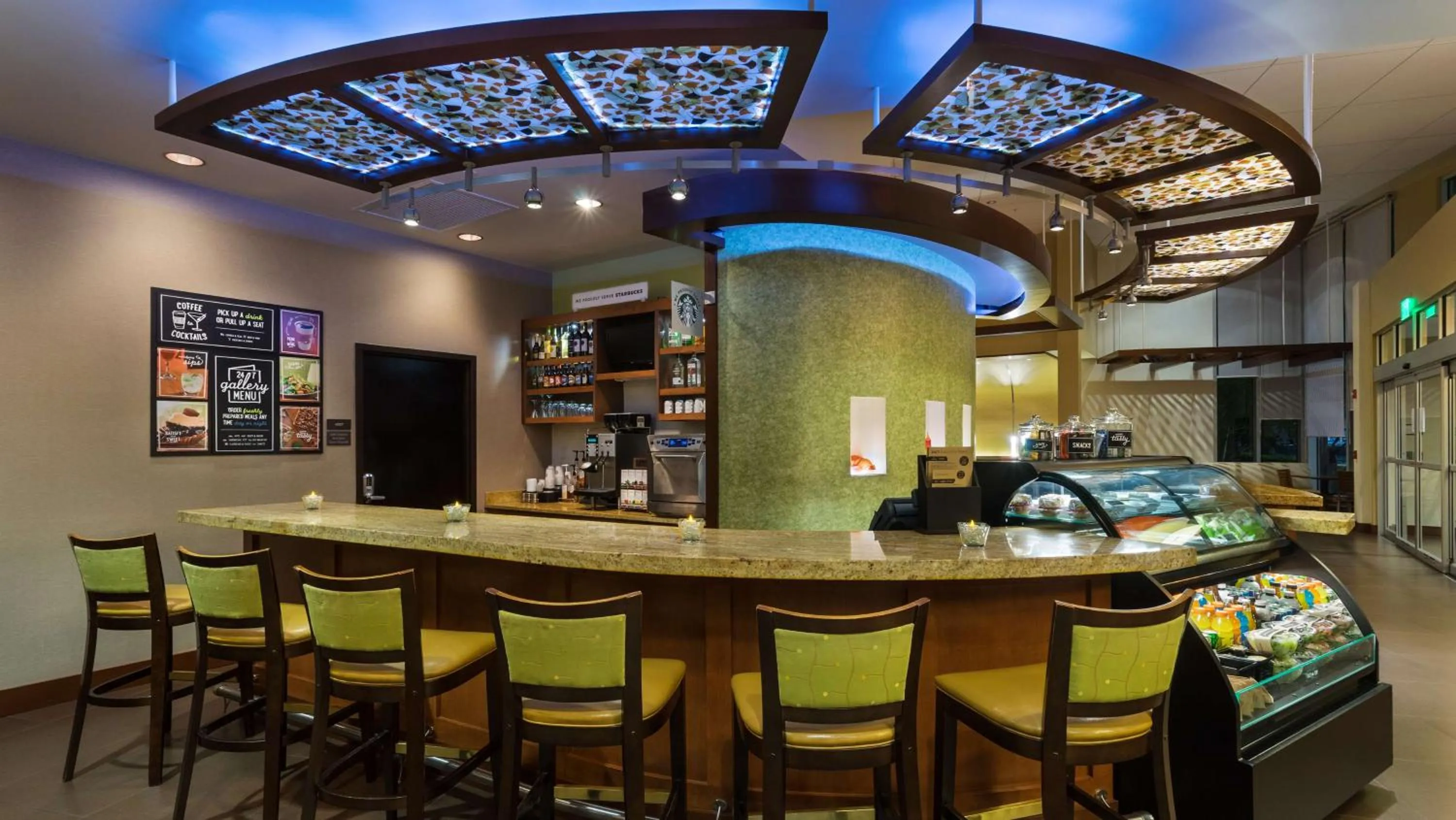 Lounge or bar in Hyatt Place Fort Myers Estero