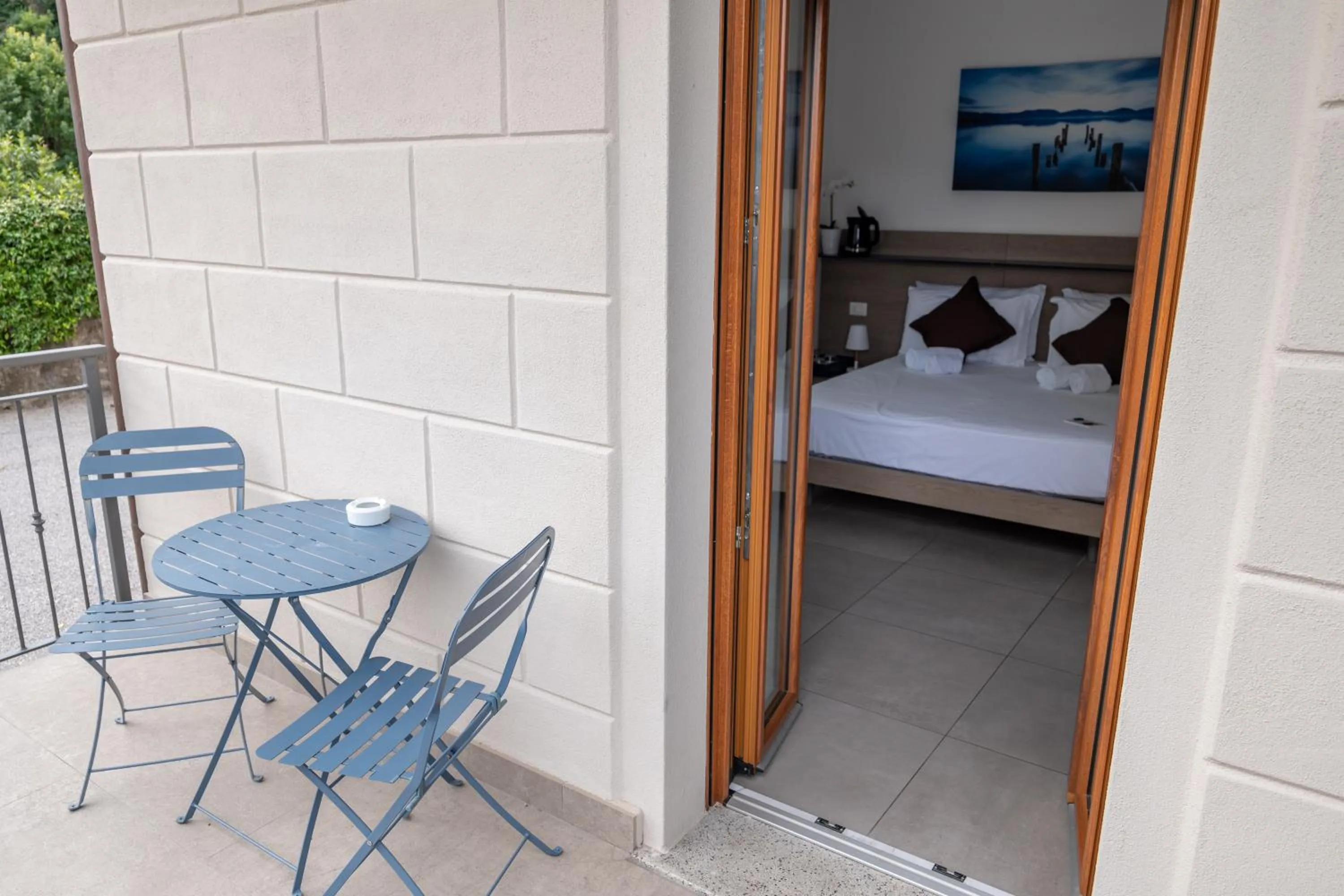 Balcony/Terrace, Bed in B&B I LAKE IT BELLAGIO