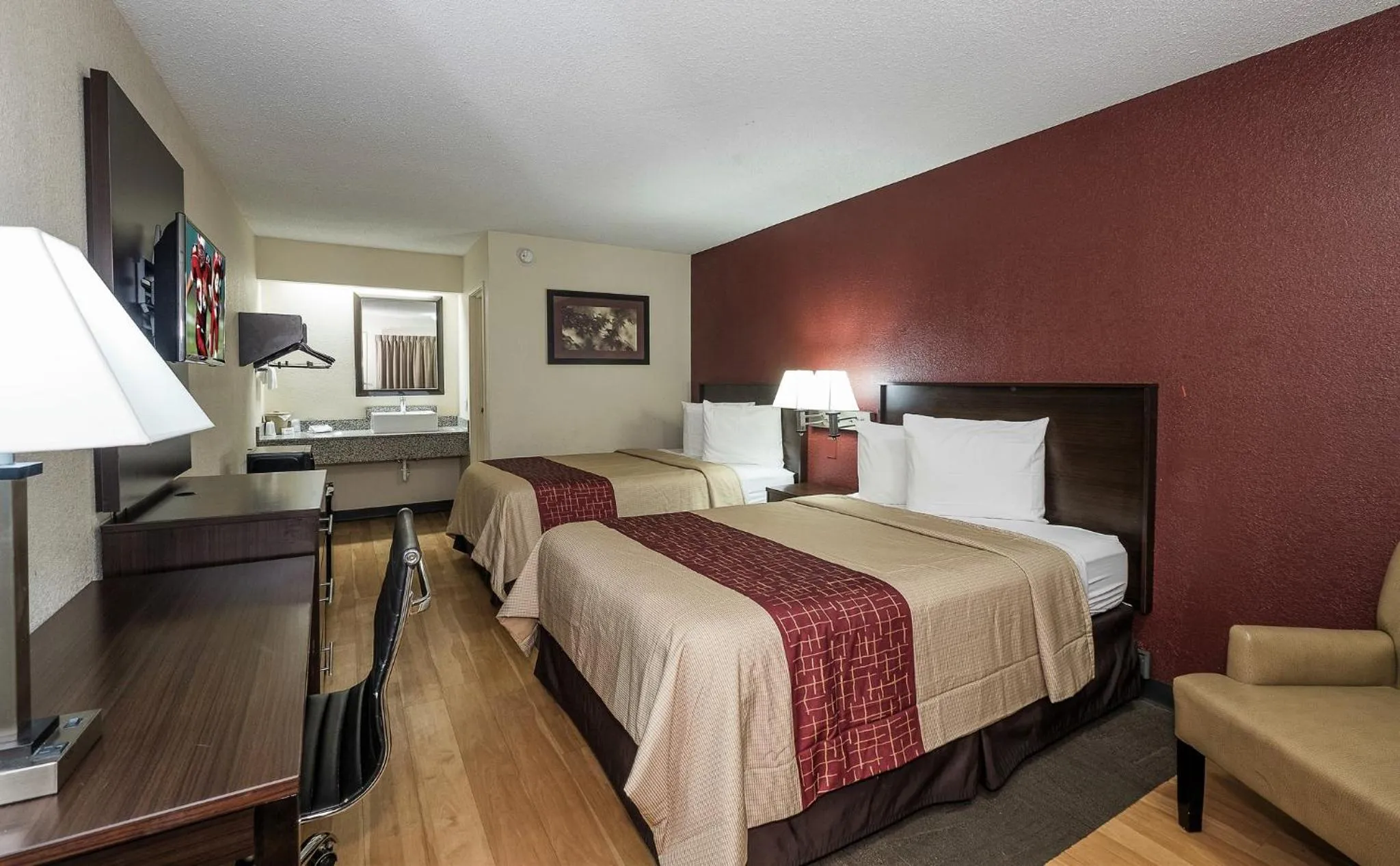 Photo of the whole room in Red Roof Inn Columbus East- Reynoldsburg