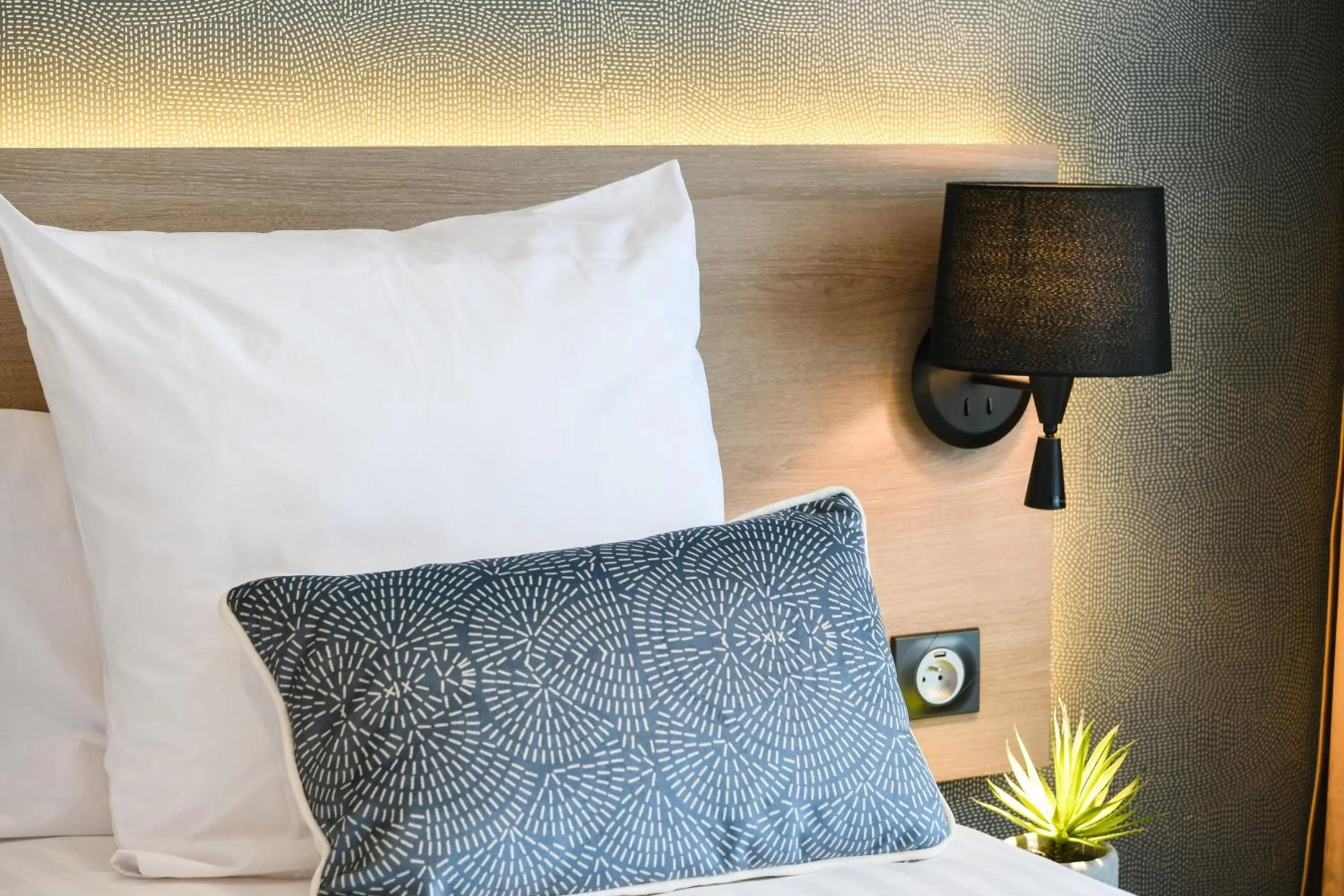 Bedroom, Bed in Best Western Plus Le Havre Centre Gare