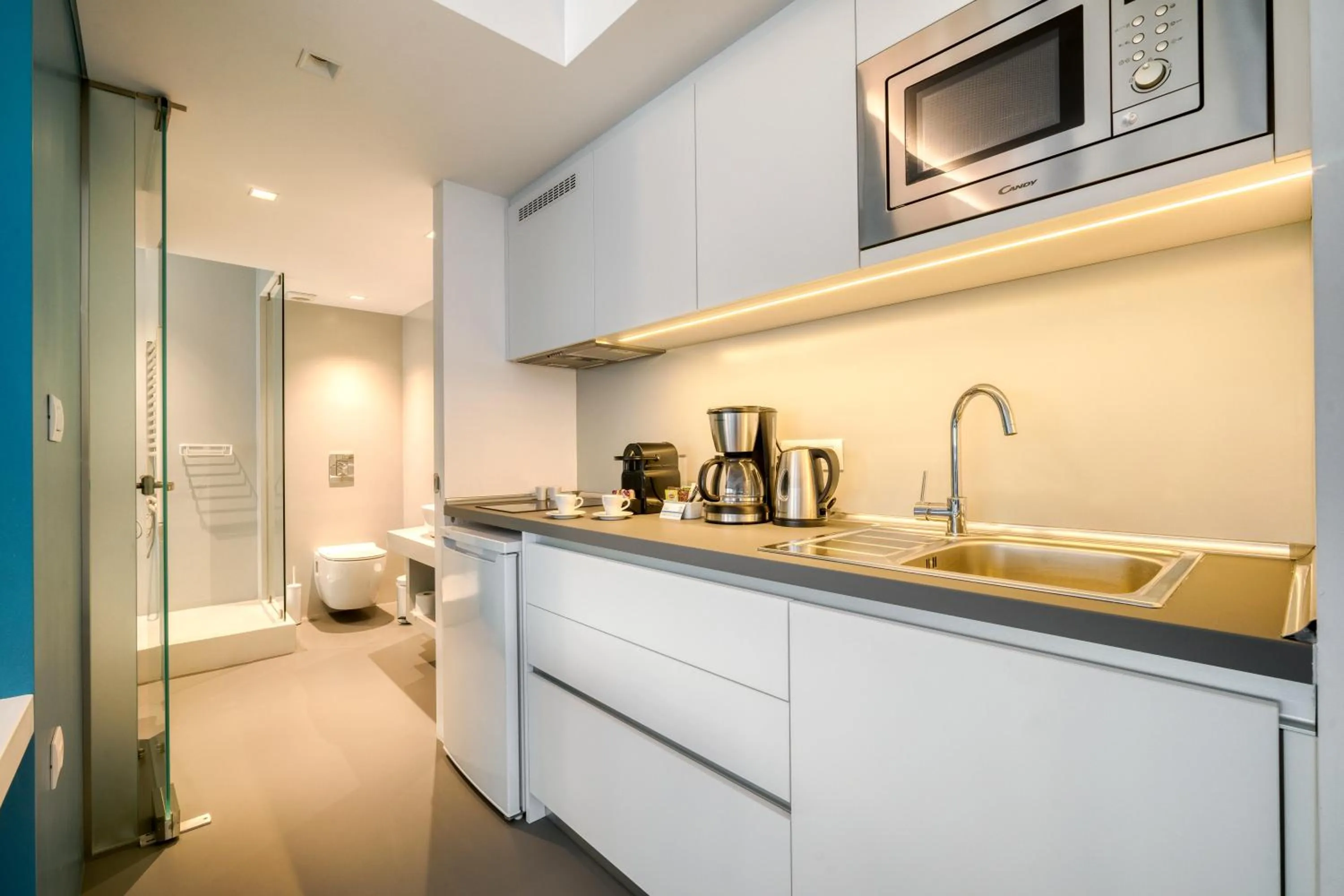 kitchen in Athens Color Cube