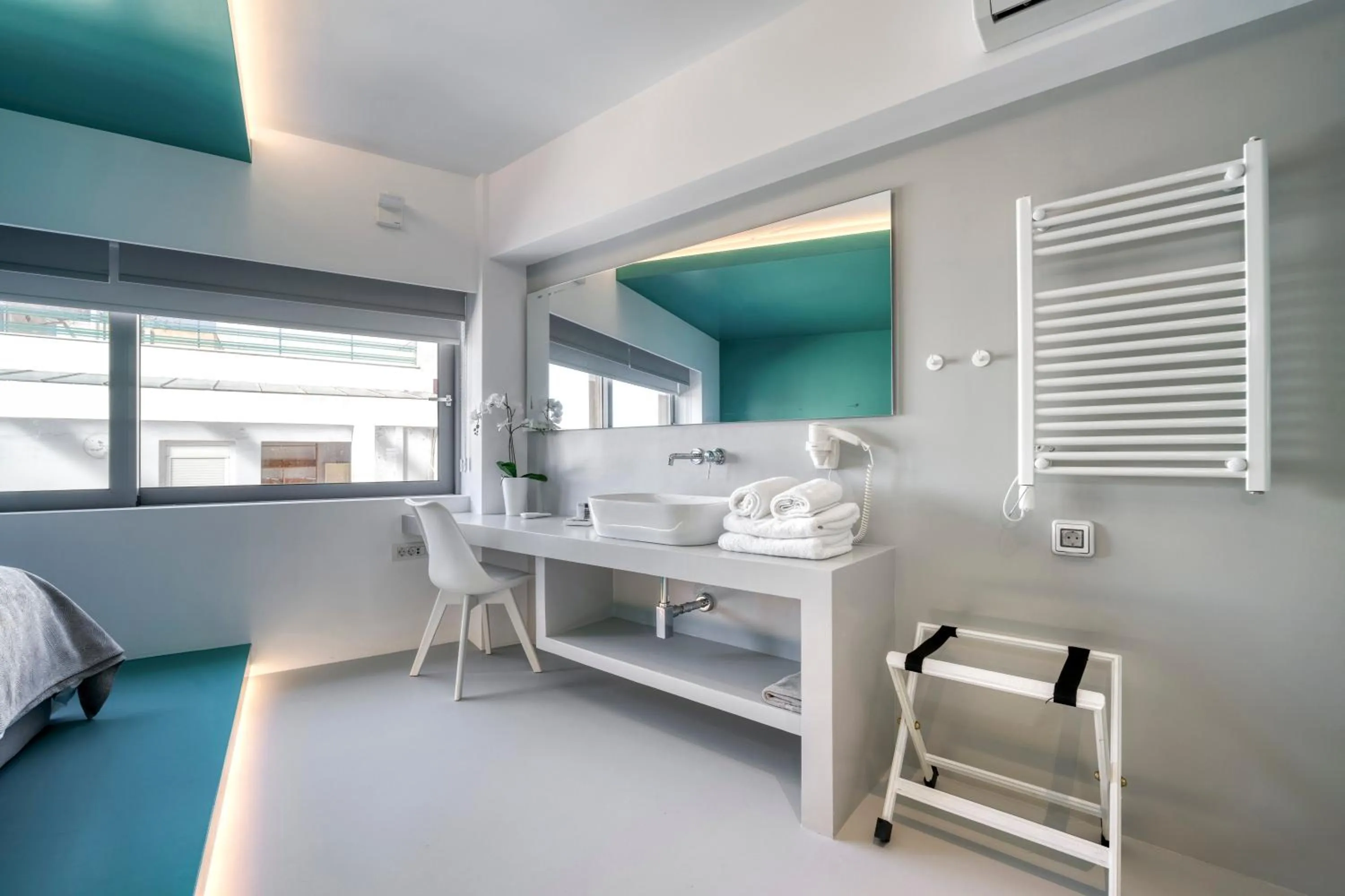 Bedroom, Bed in Athens Color Cube