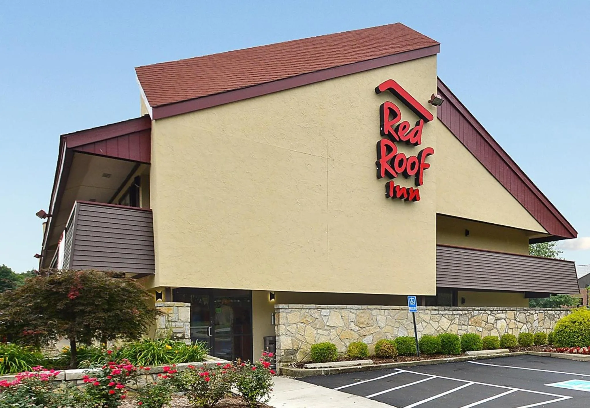 Property building in Red Roof Inn Cleveland - Mentor/ Willoughby
