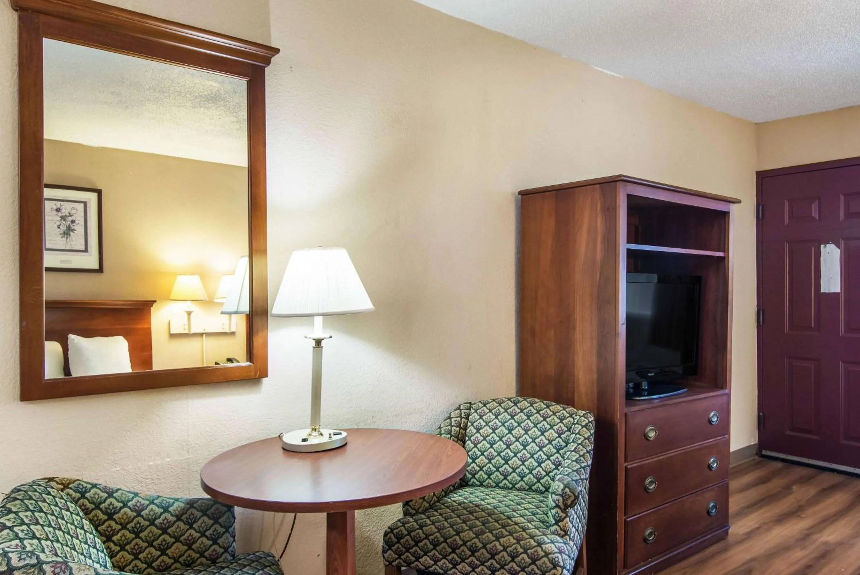 TV and multimedia in Motel 6-Alsip, IL