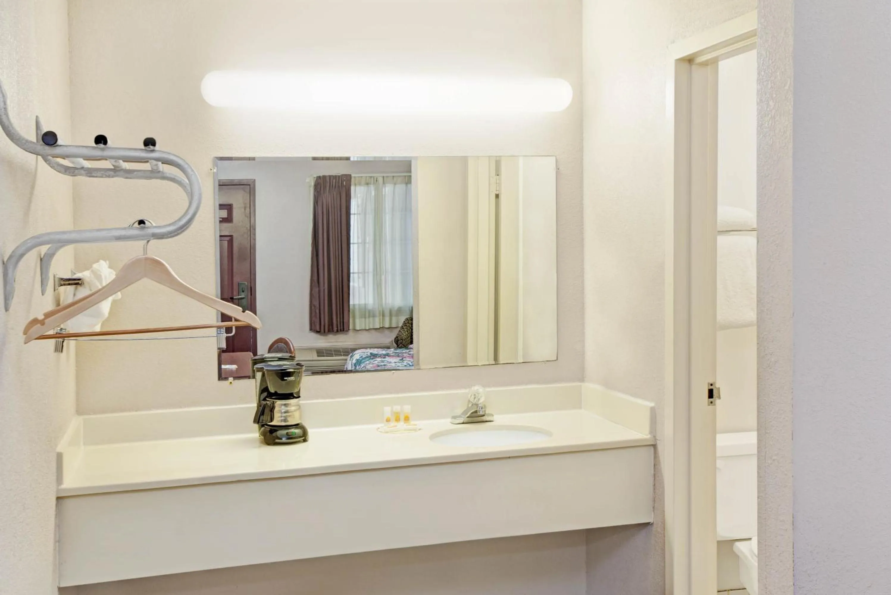 Bathroom in Motel 6-Alsip, IL