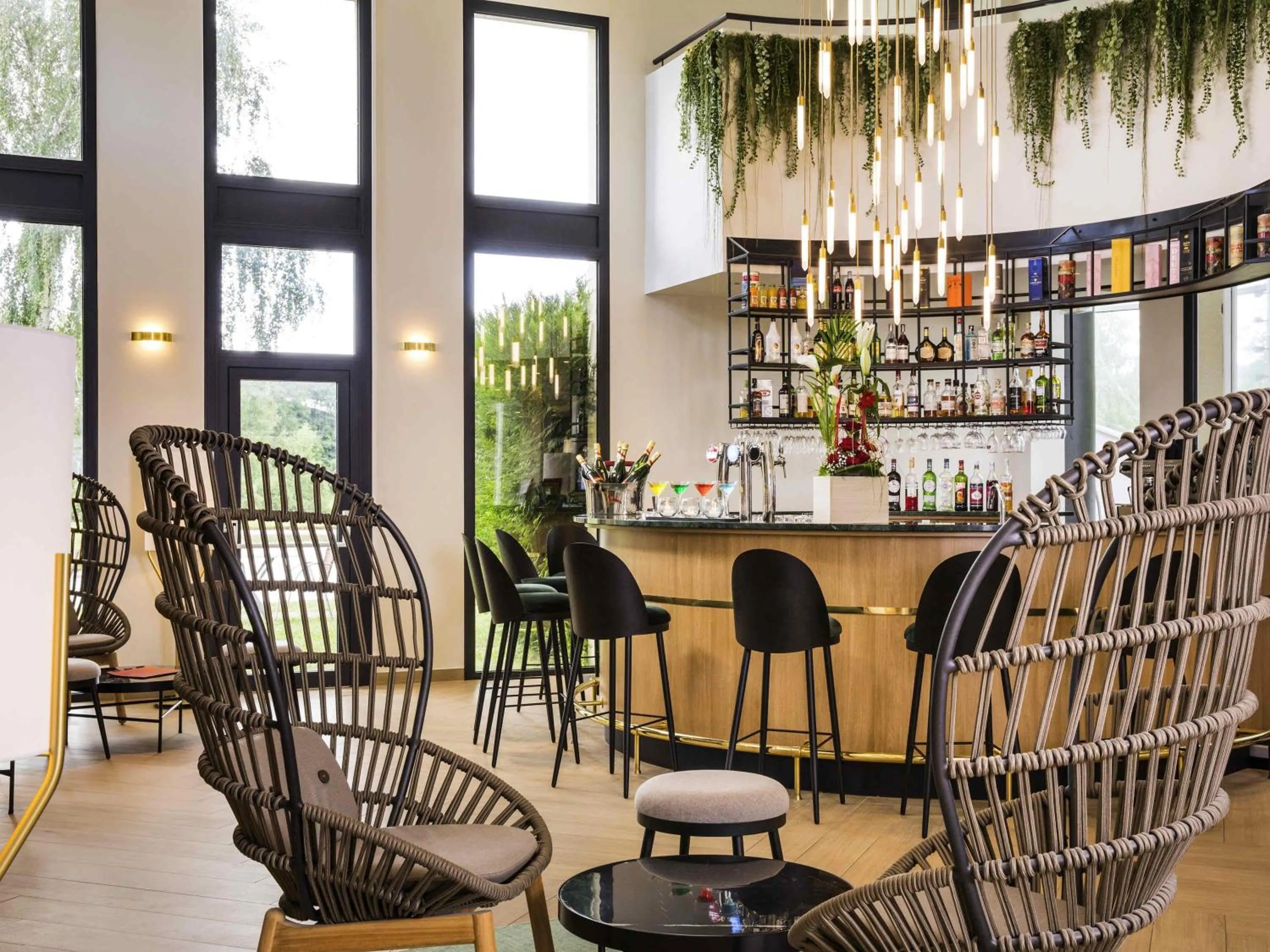 Lounge or bar in Mercure Orléans Portes de Sologne