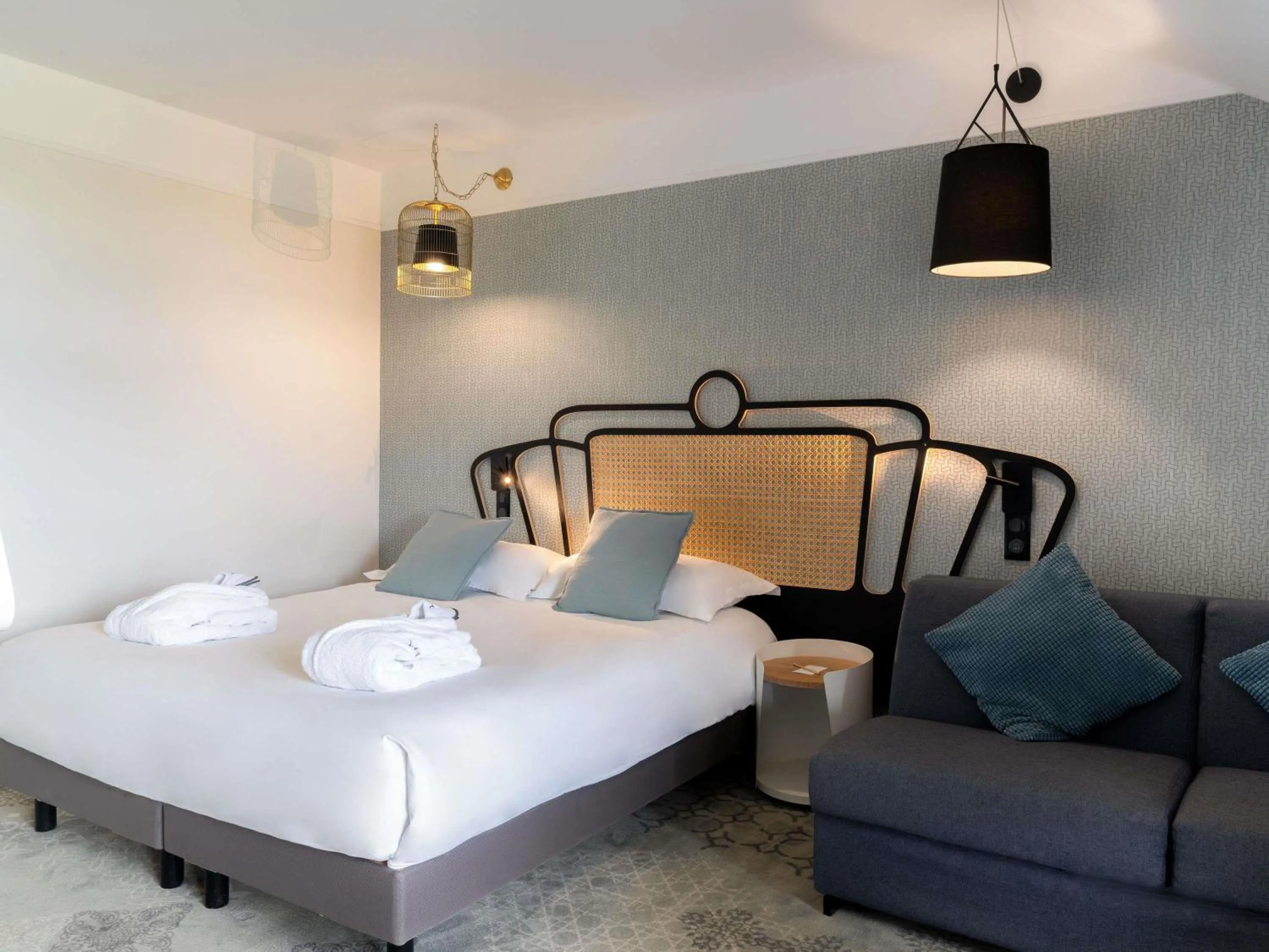 Bedroom, Bed in Mercure Orléans Portes de Sologne