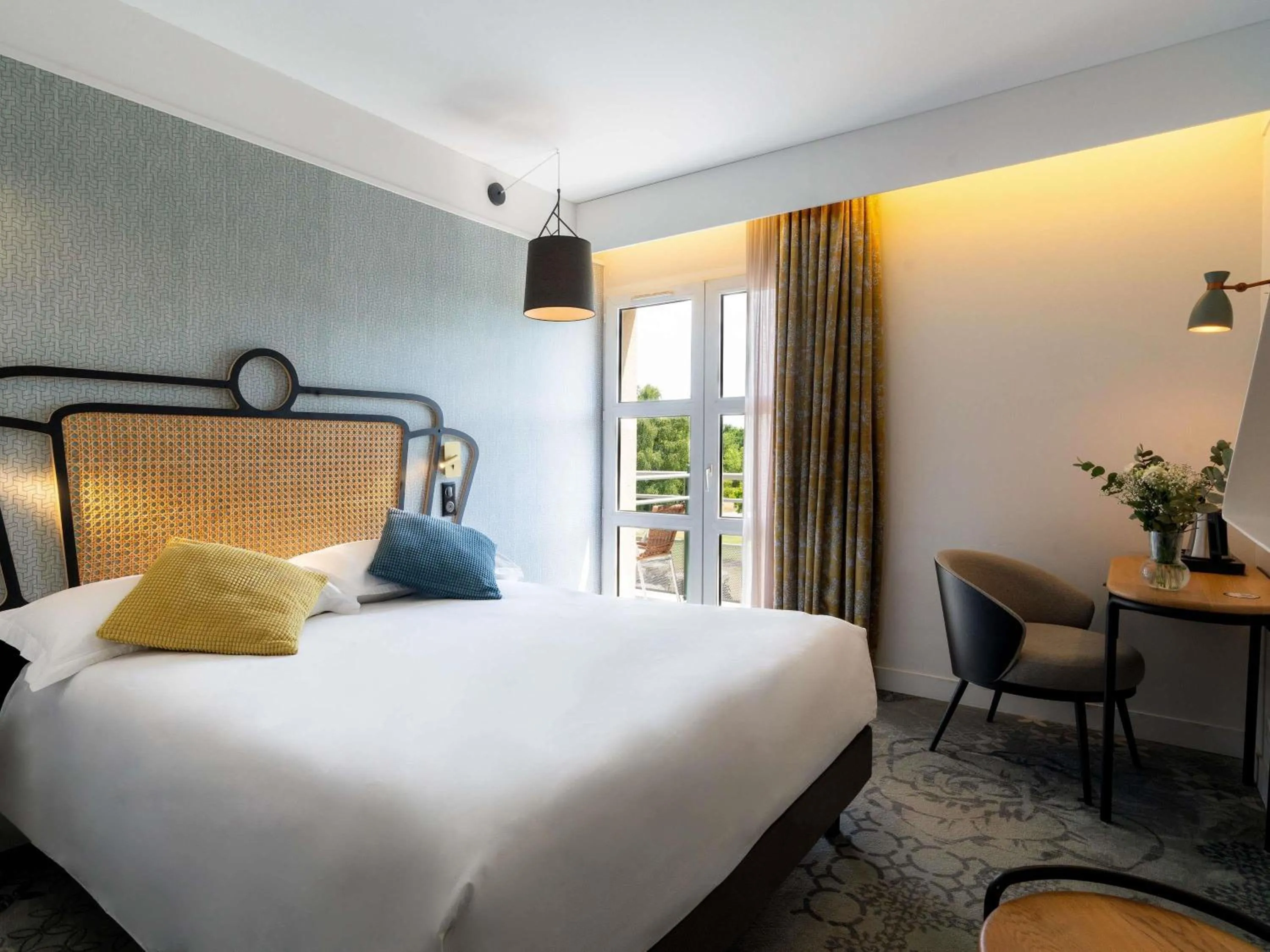 Bedroom, Bed in Mercure Orléans Portes de Sologne