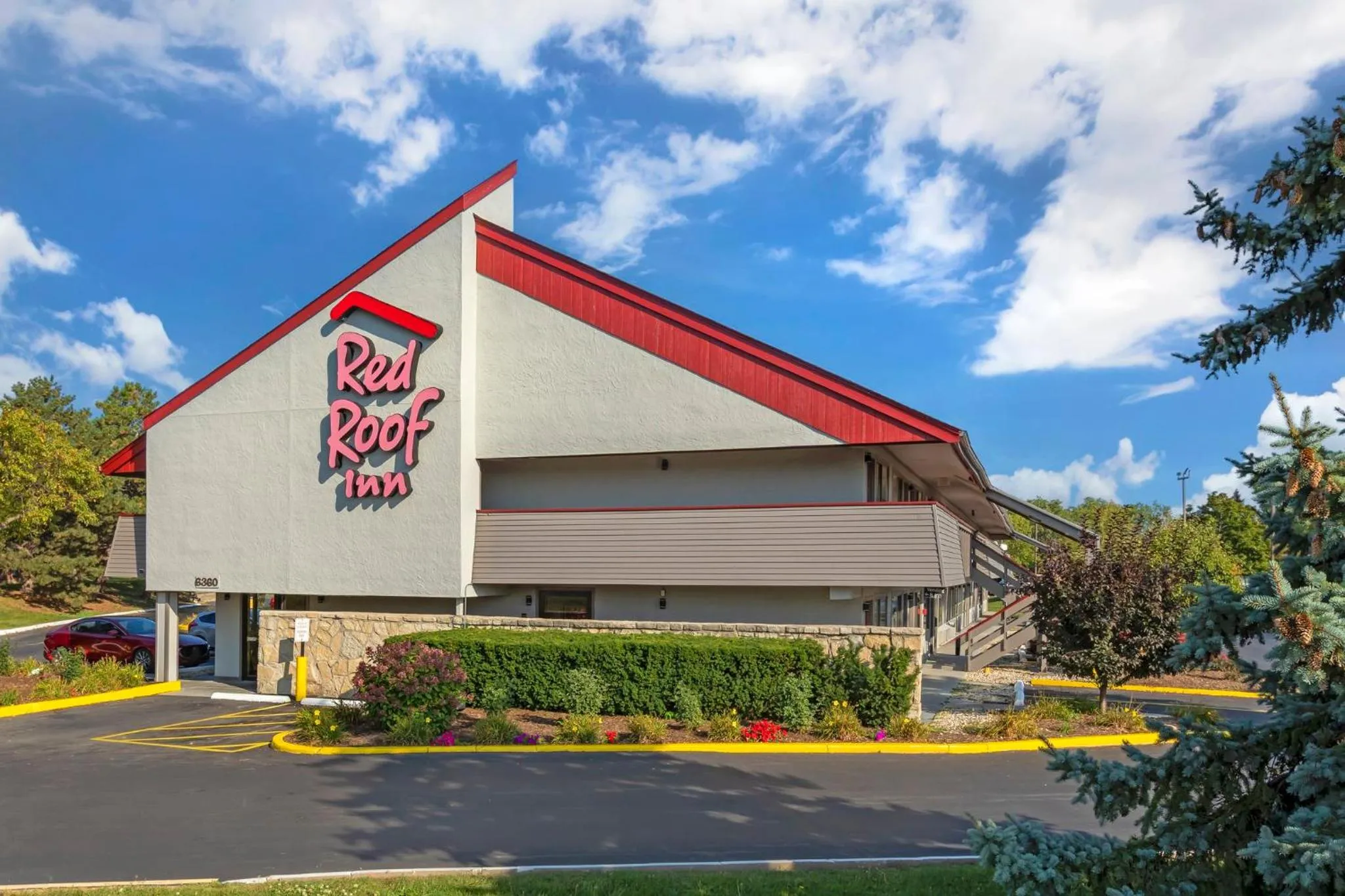 Property building in Red Roof Inn Milwaukee Airport Oak Creek