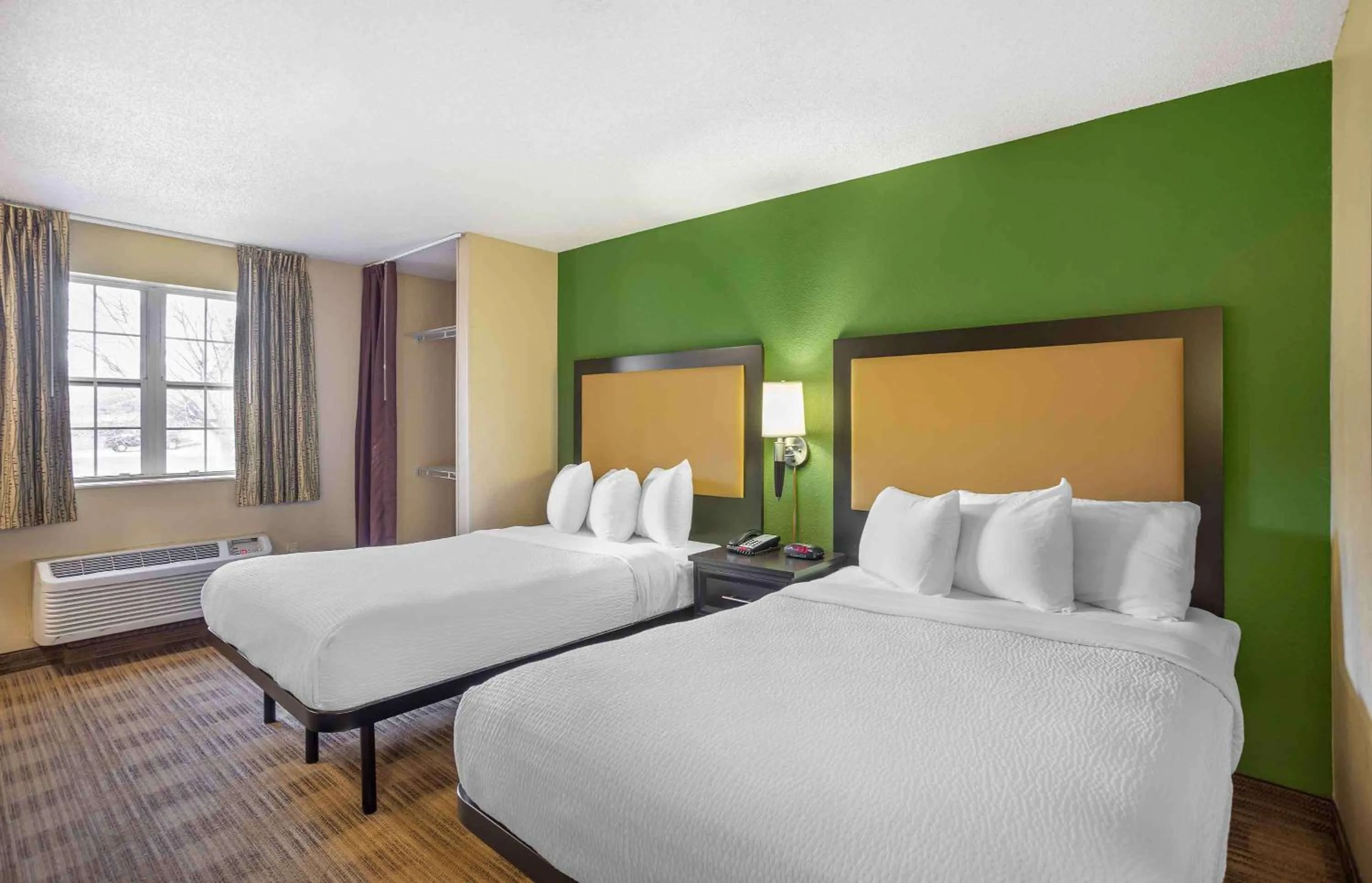 Bedroom, Bed in Extended Stay America Suites - Richmond - W Broad Street - Glenside - South