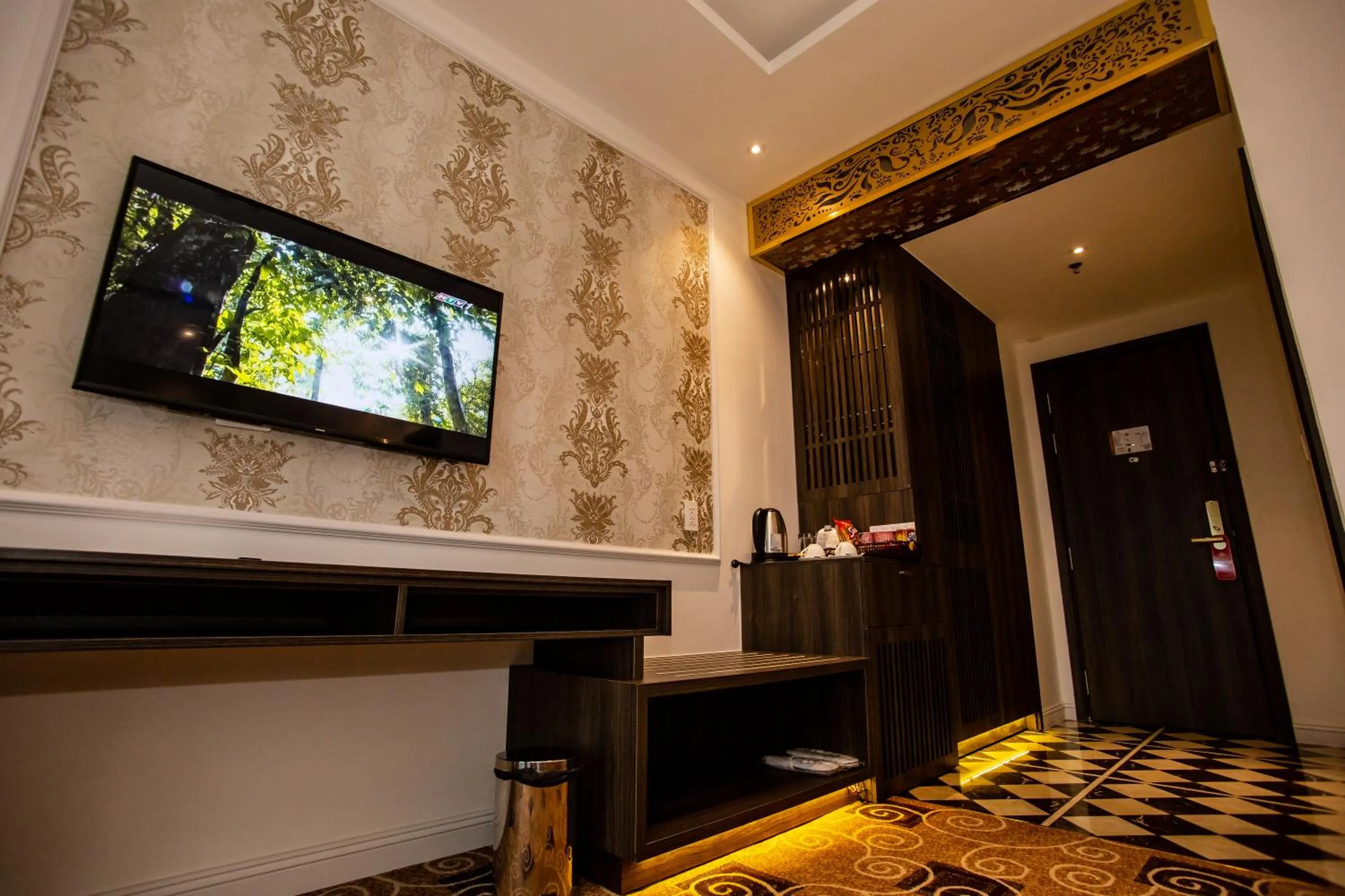 Bedroom in ELIZABETH HOTEL