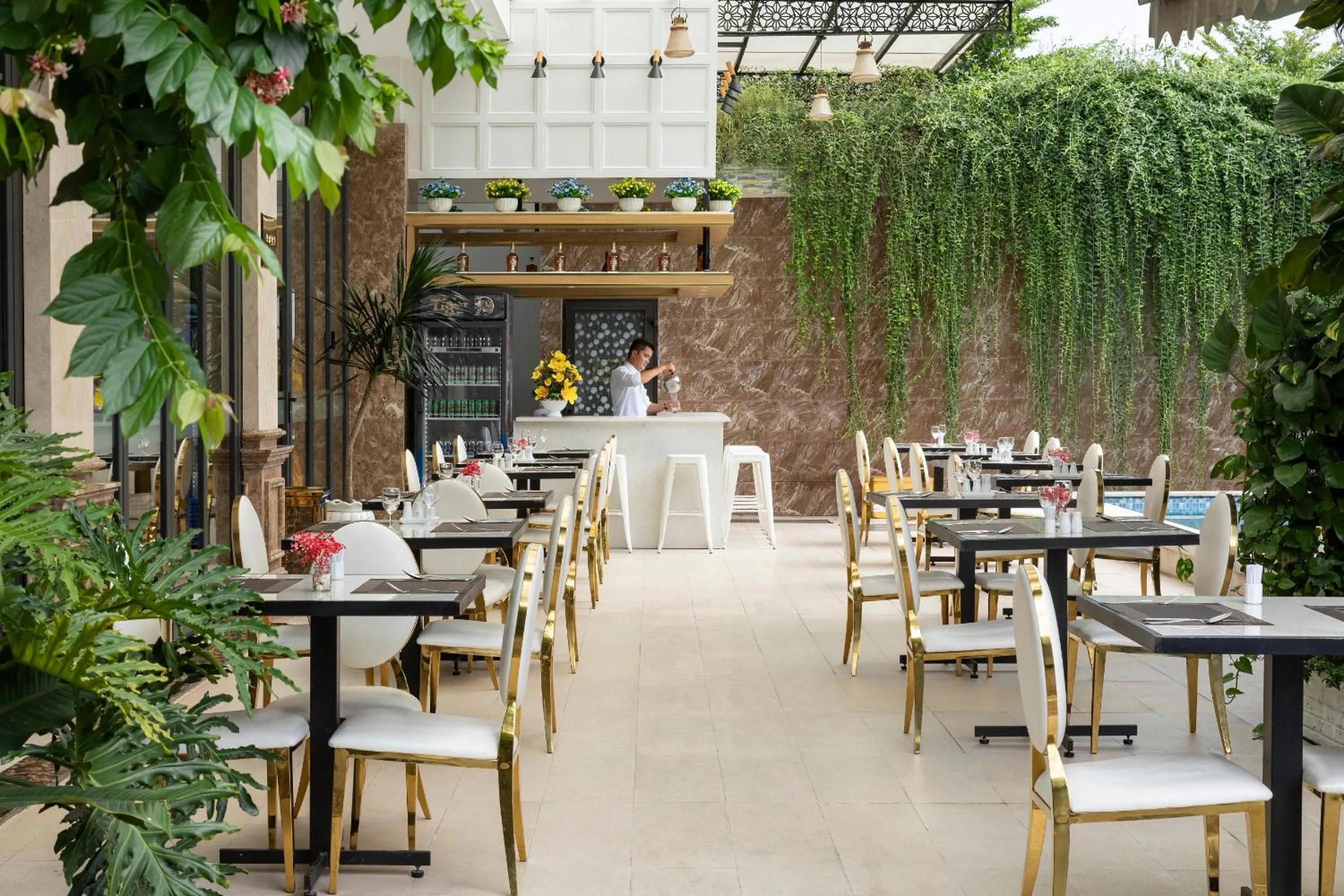 Lounge or bar in ELIZABETH HOTEL