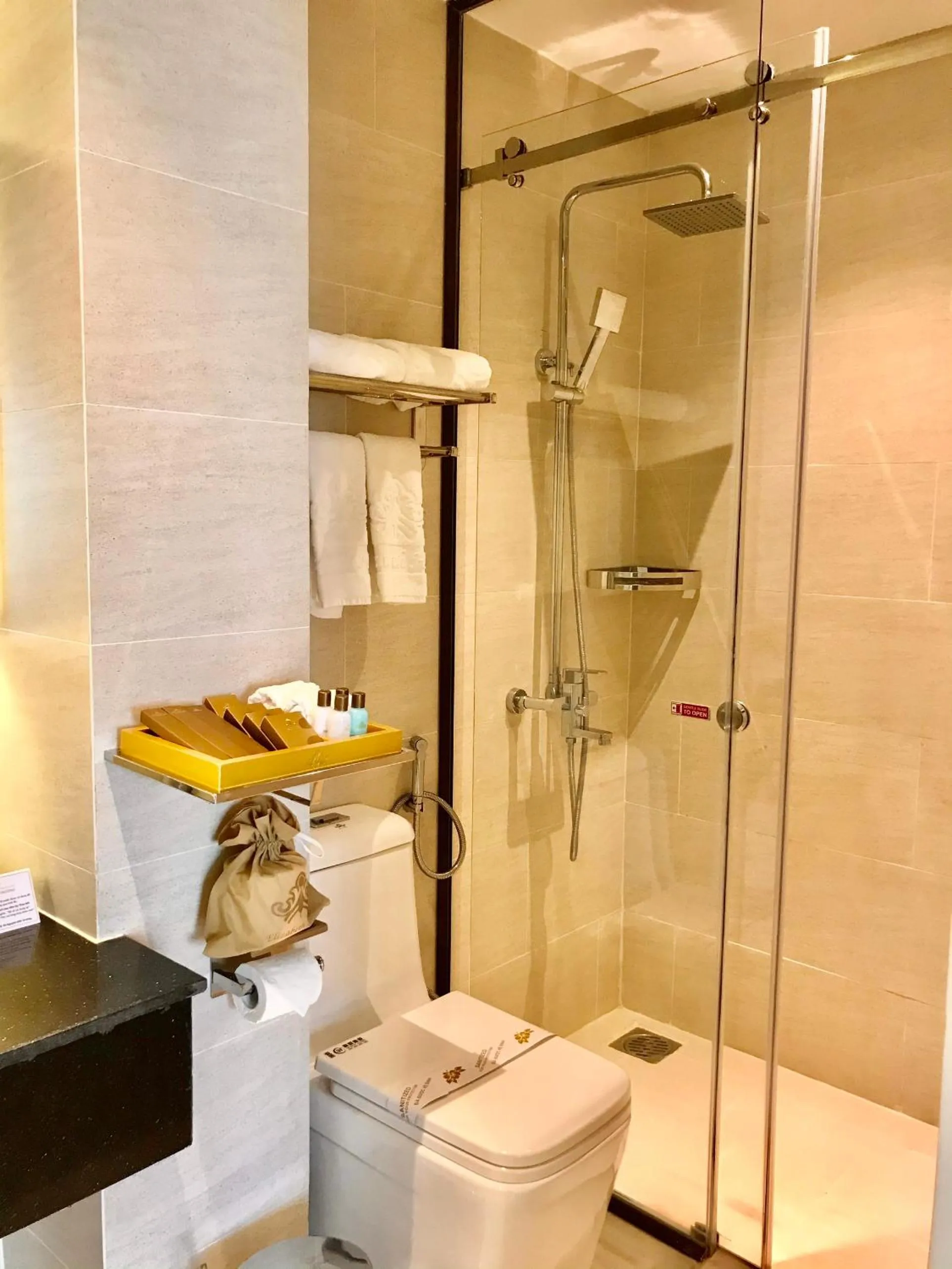 Bathroom in ELIZABETH HOTEL