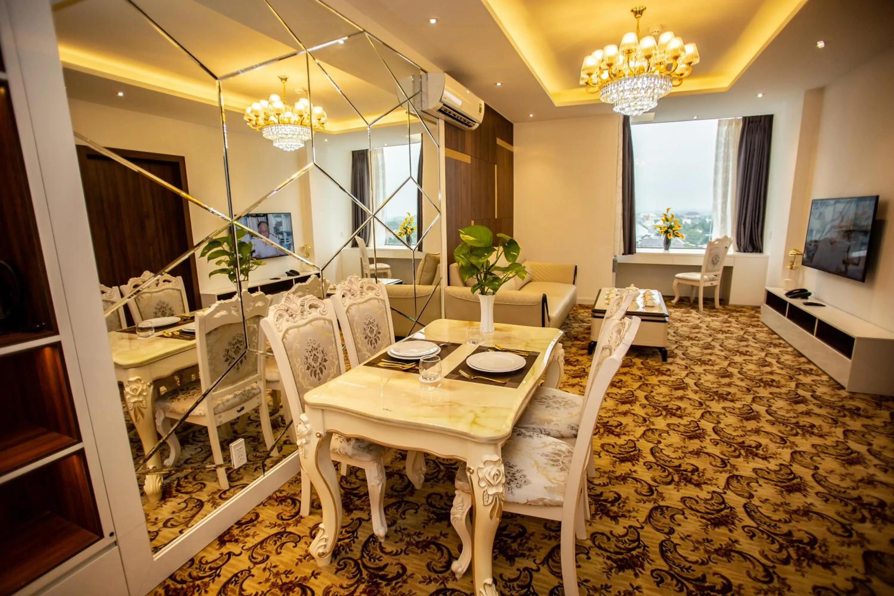 Photo of the whole room in ELIZABETH HOTEL