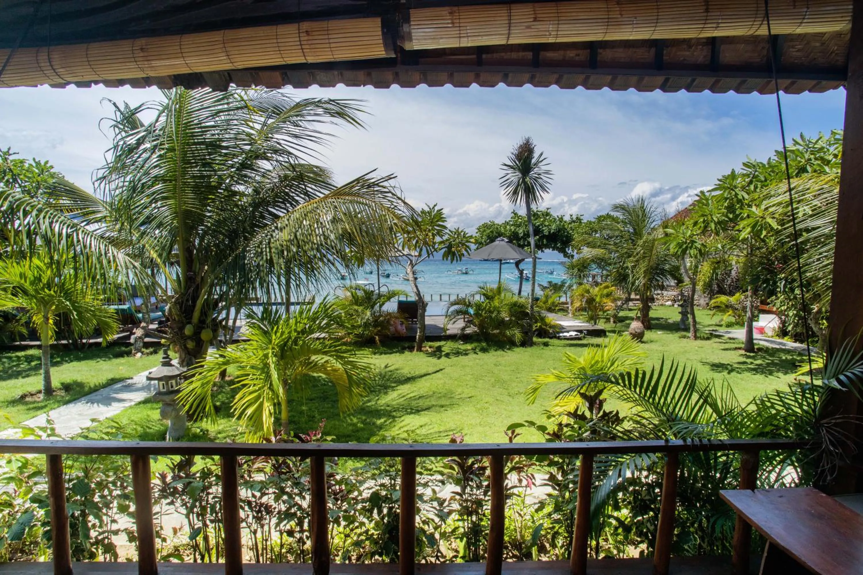 Balcony/Terrace in D'Muncuk Huts Lembongan