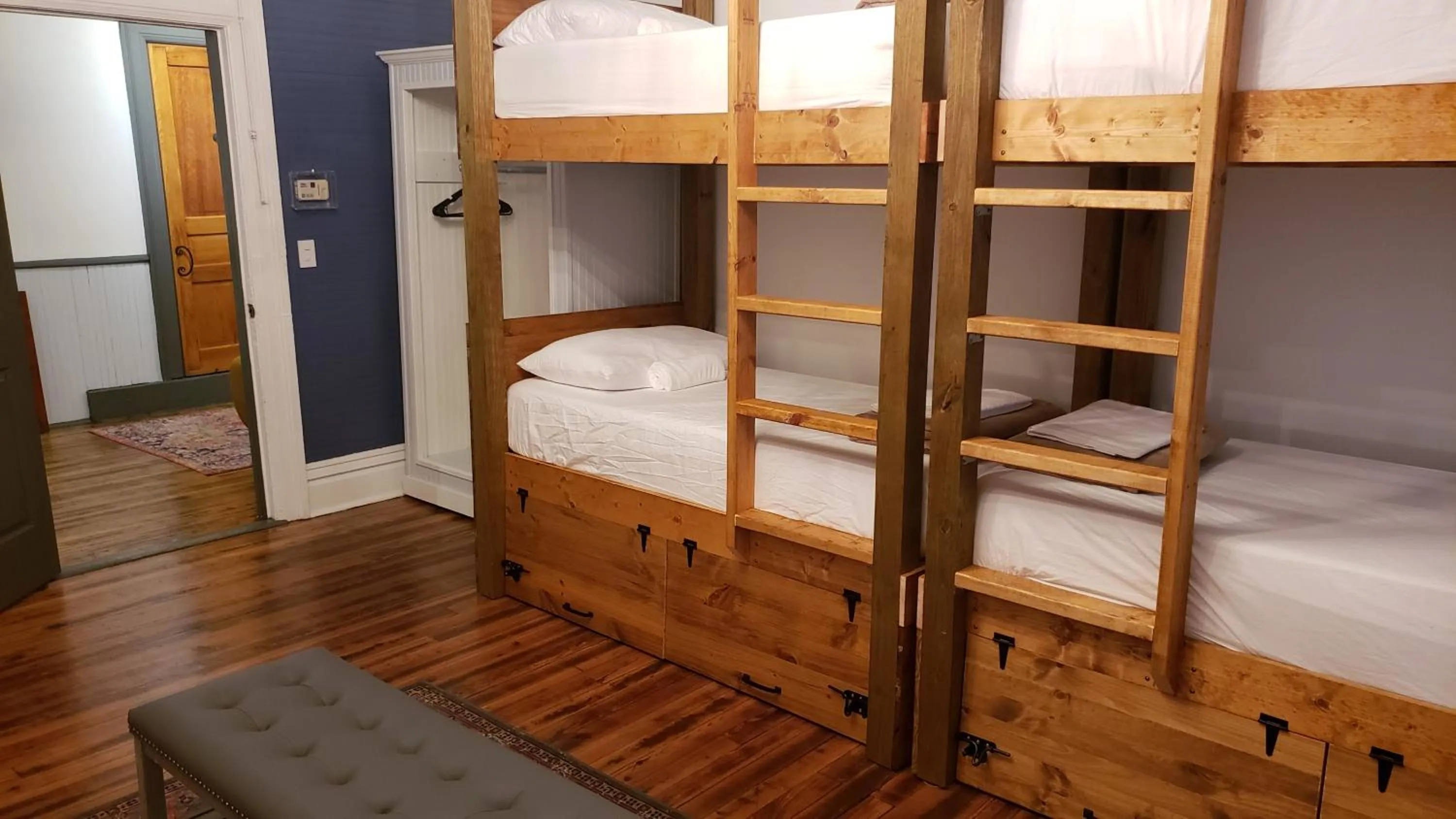 Bedroom, Bed in HOSTEL Auberge Clarksdale