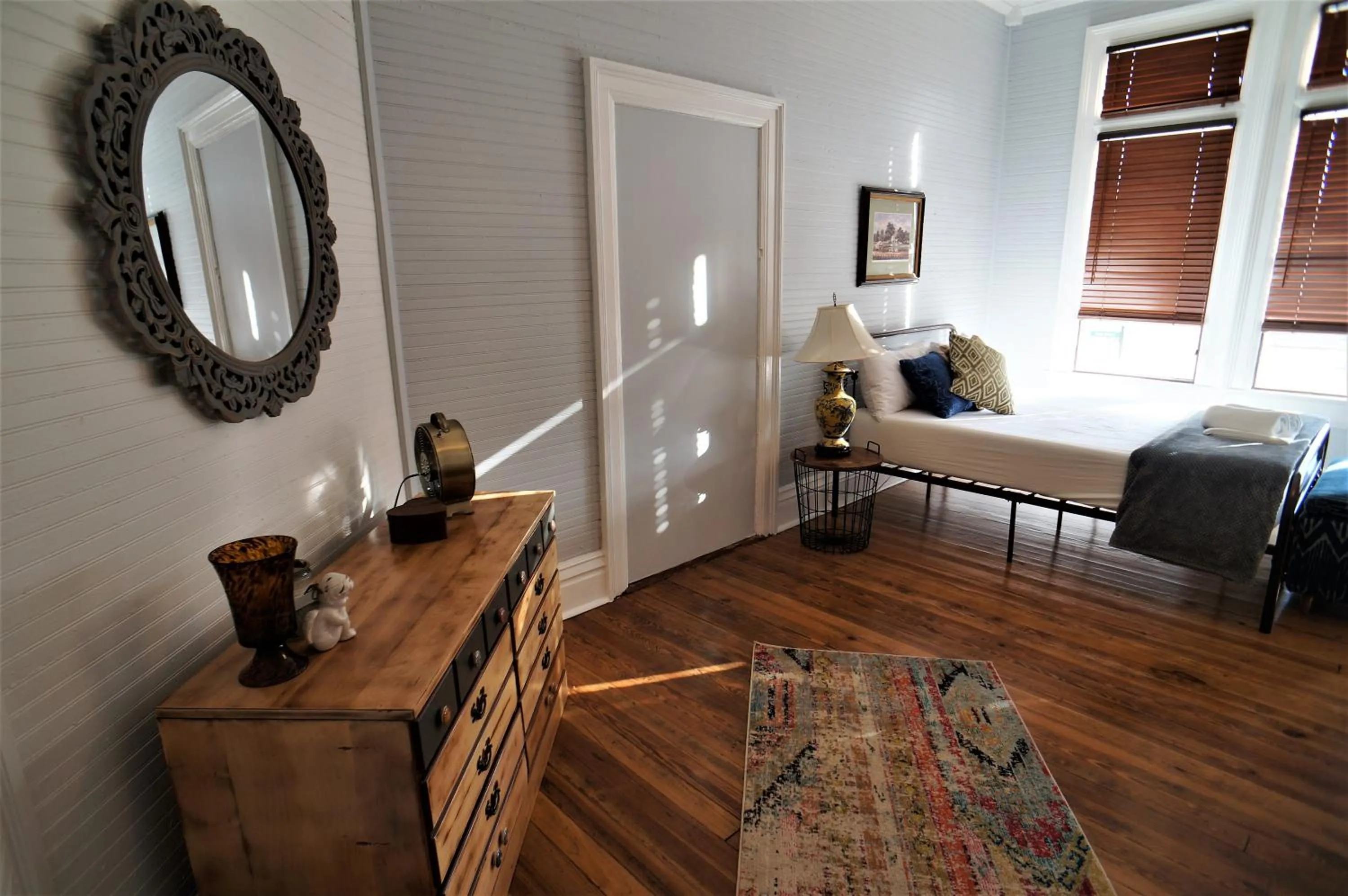 Photo of the whole room, Bed in HOSTEL Auberge Clarksdale