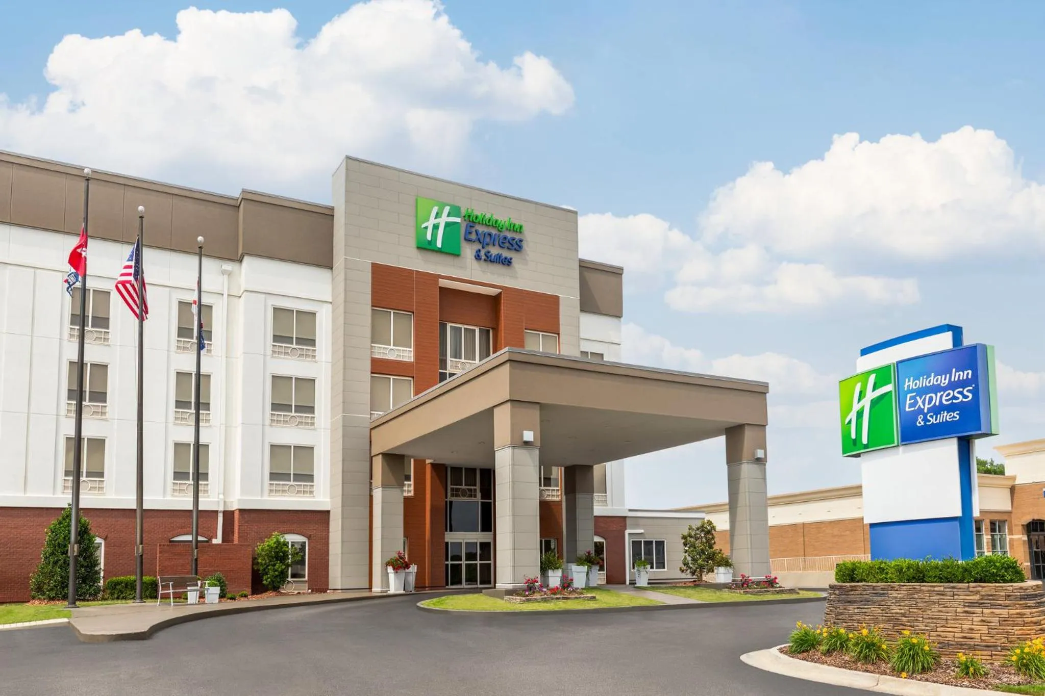 Property building in Holiday Inn Express & Suites - Tuscaloosa-University by IHG