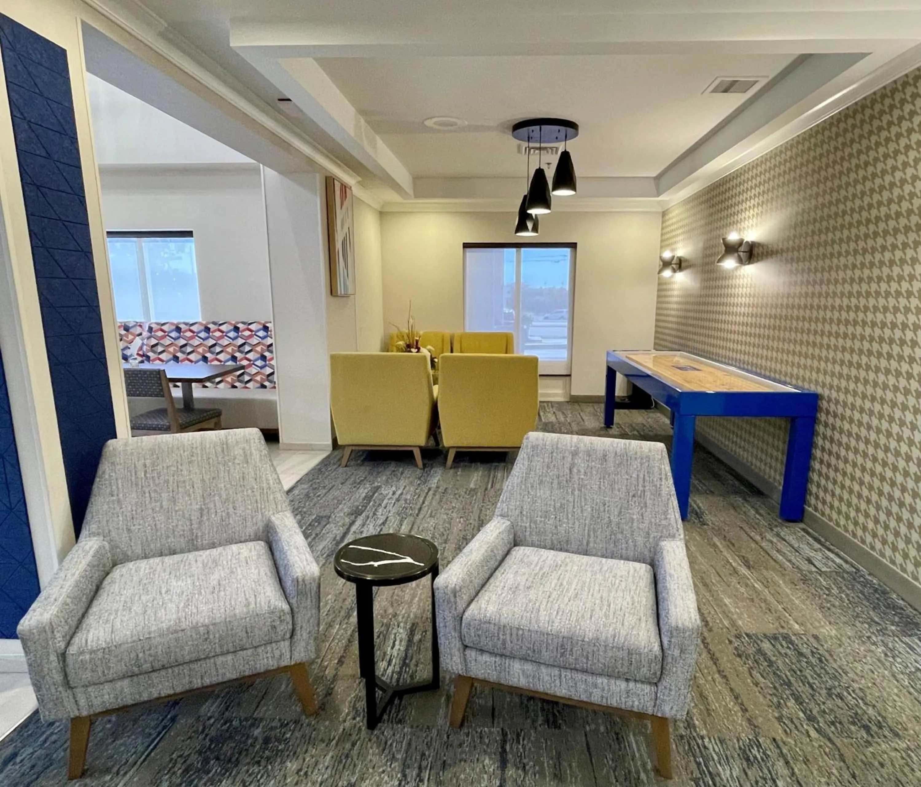 Property building in Holiday Inn Express & Suites - Tuscaloosa-University by IHG