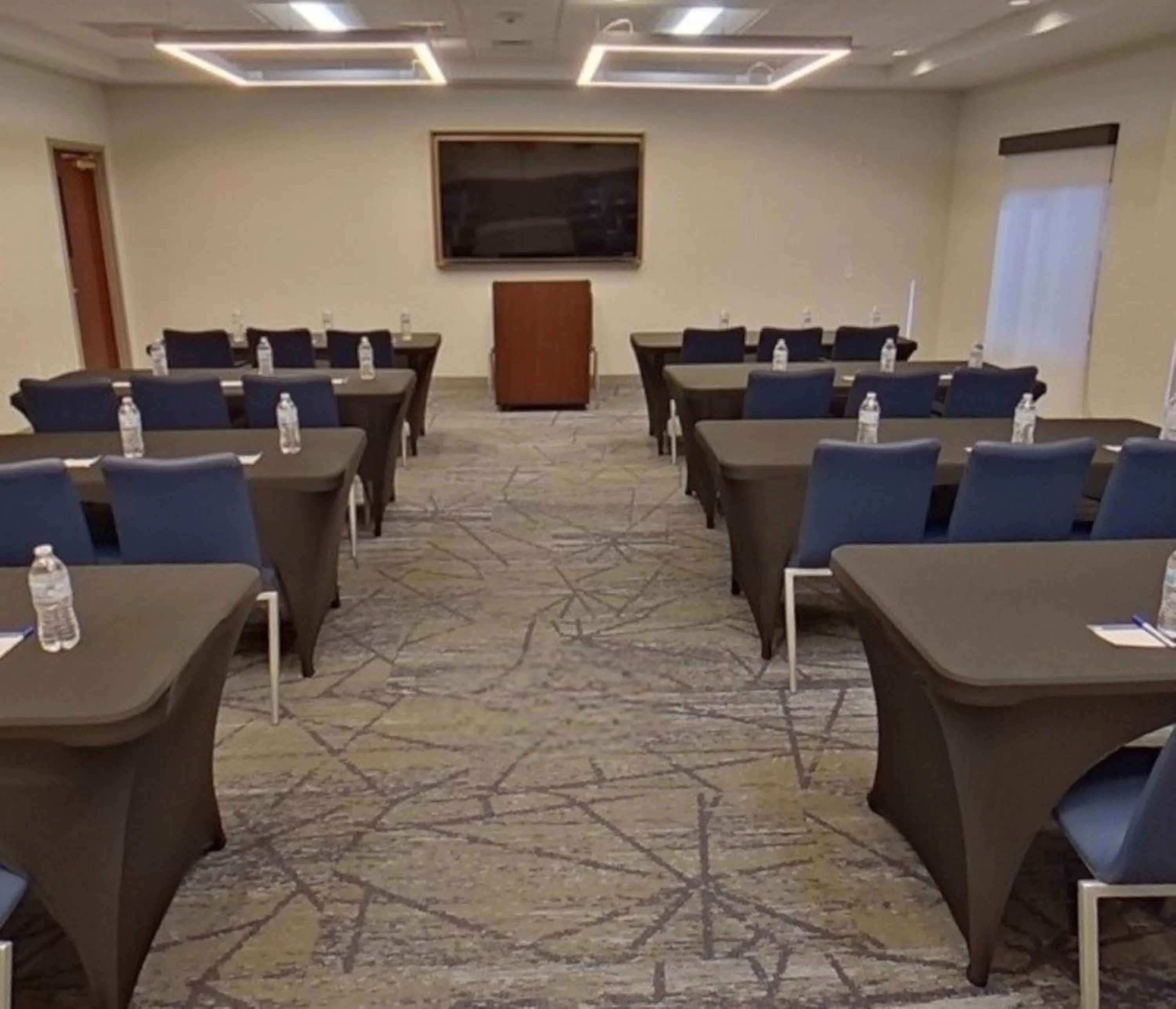 Meeting/conference room in Holiday Inn Express & Suites - Tuscaloosa-University by IHG