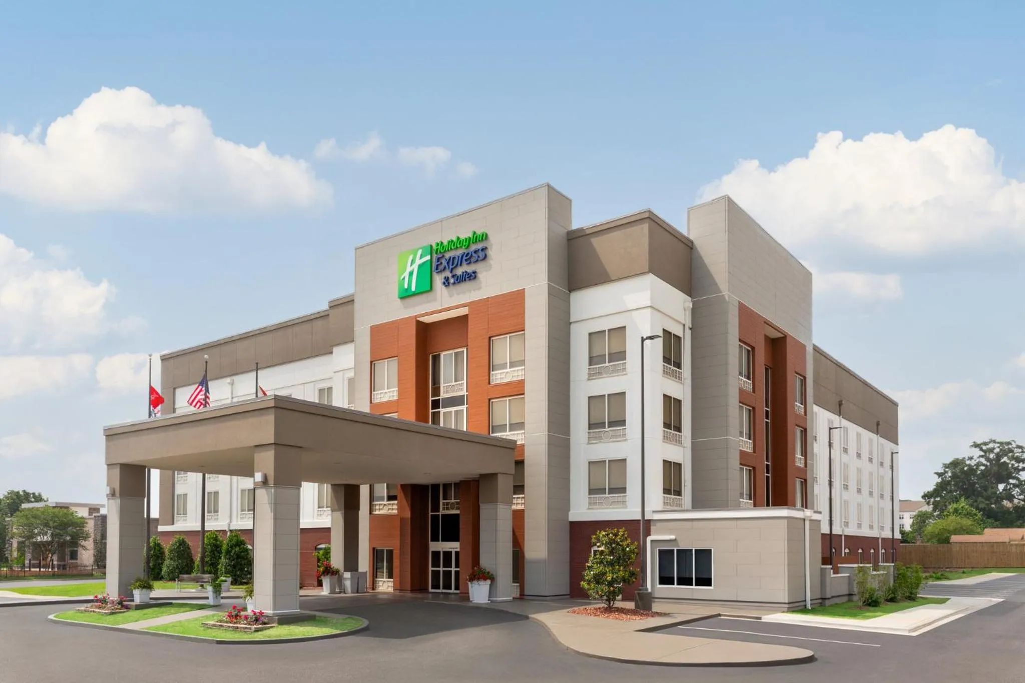 Property building in Holiday Inn Express & Suites - Tuscaloosa-University by IHG