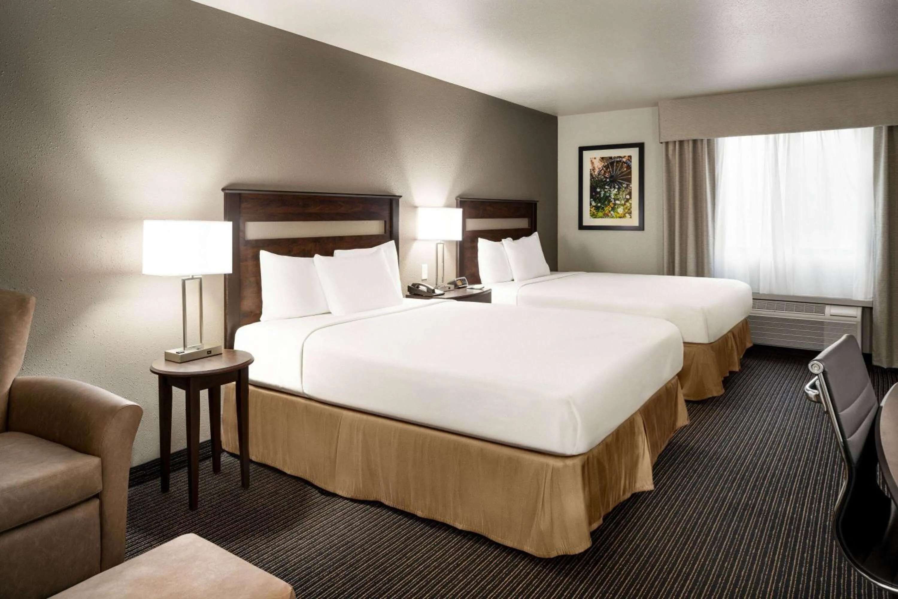 Photo of the whole room, Bed in Travelodge by Wyndham Dexter