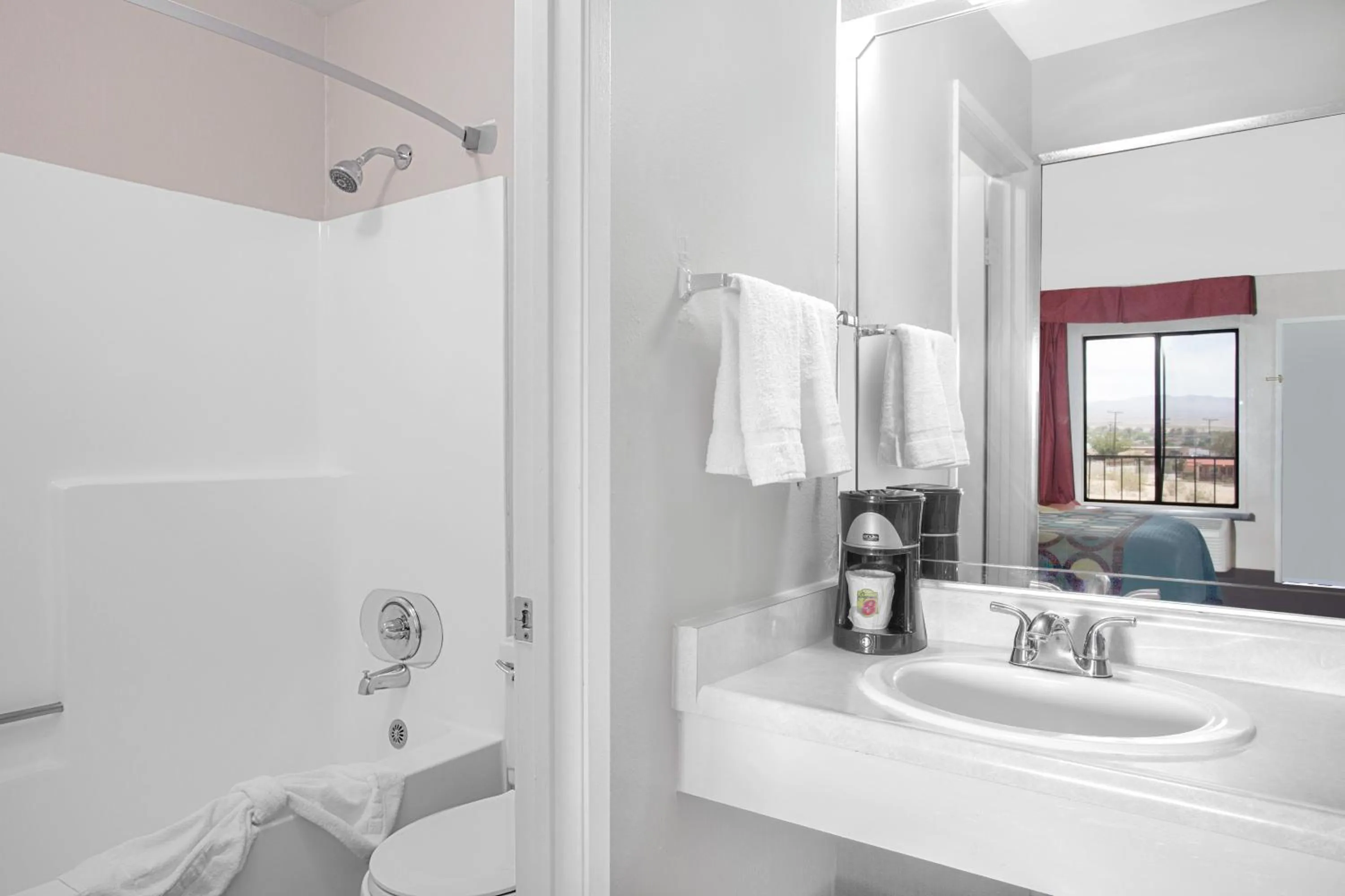 Super 8 by Wyndham Barstow