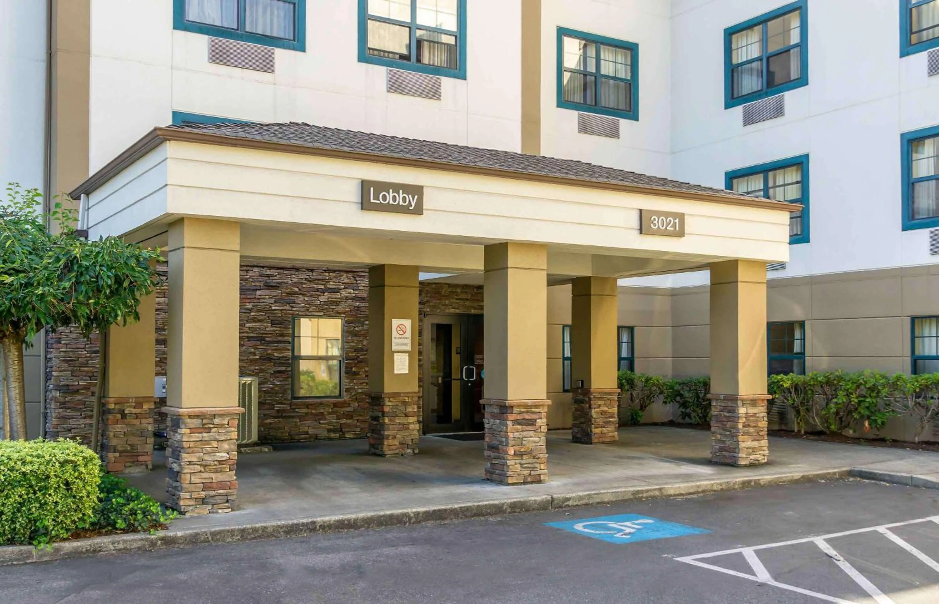 Property building in Extended Stay America Suites - Seattle - Lynnwood