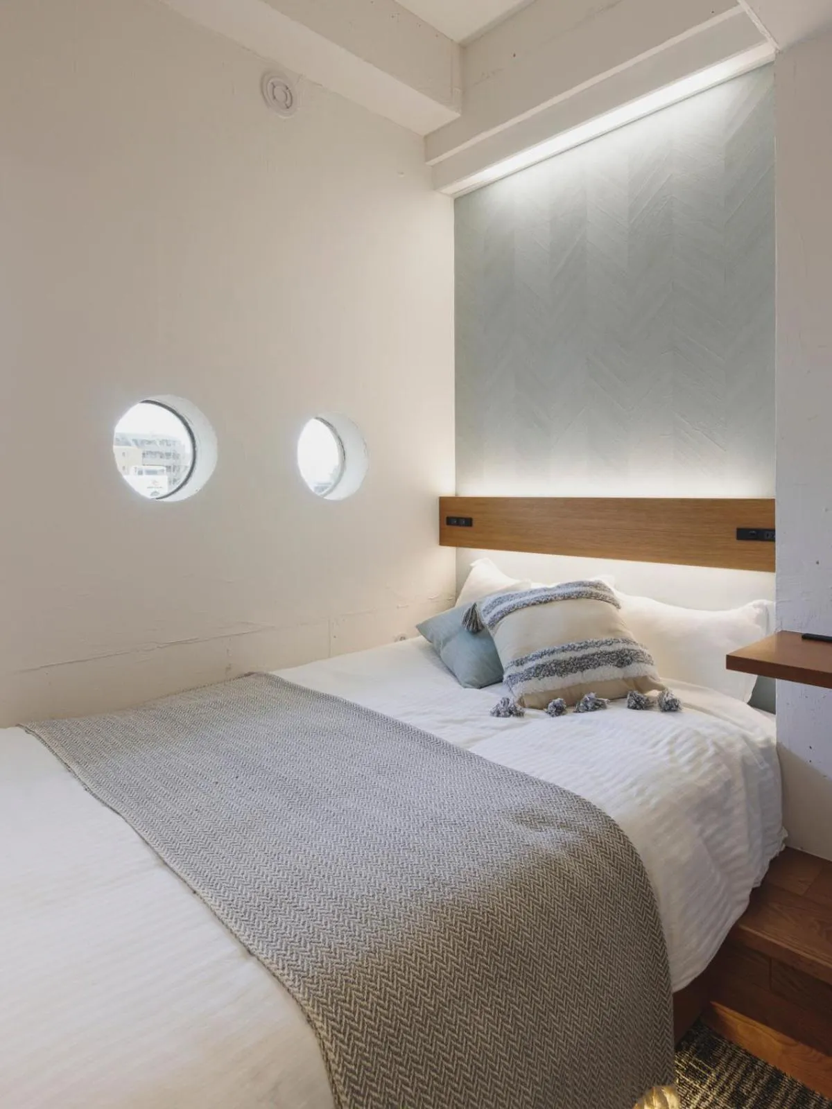 Bed in 3rd PLACE by HIDEOUT