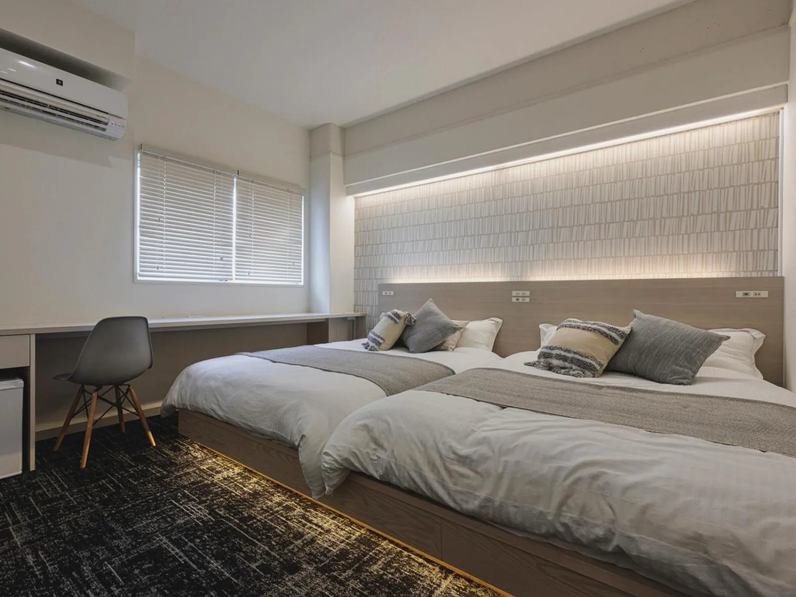 Photo of the whole room, Bed in 3rd PLACE by HIDEOUT