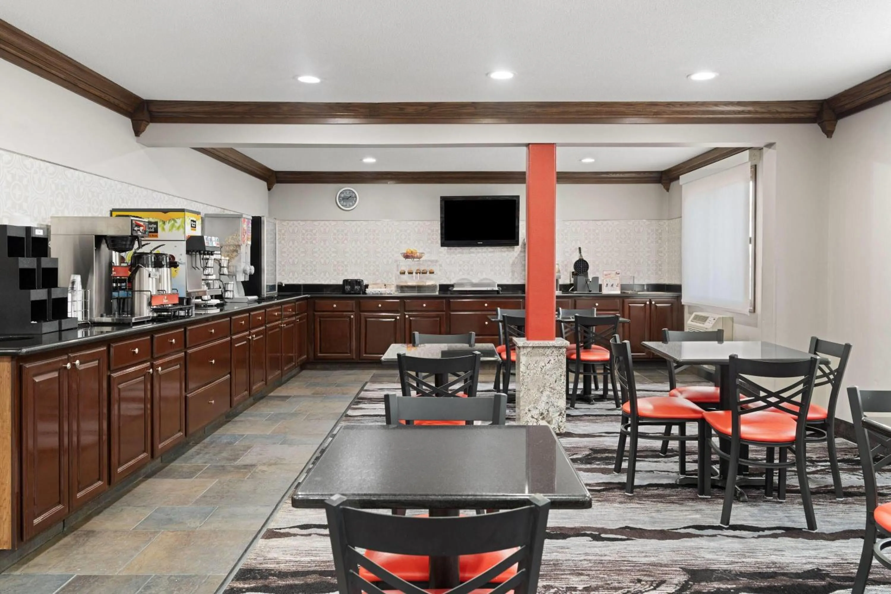 Breakfast in Ramada by Wyndham Cedar Rapids South