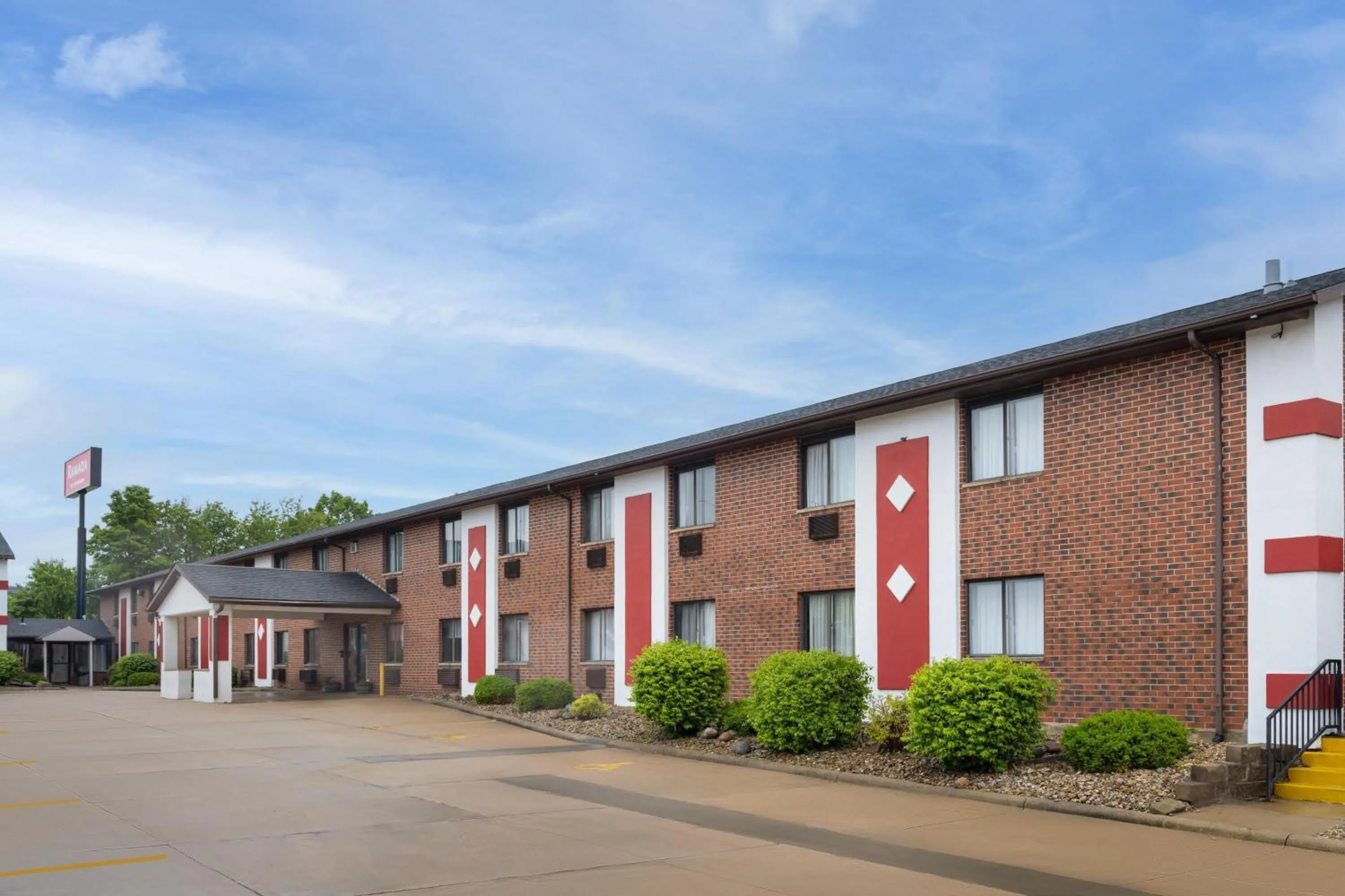 Property building in Ramada by Wyndham Cedar Rapids South