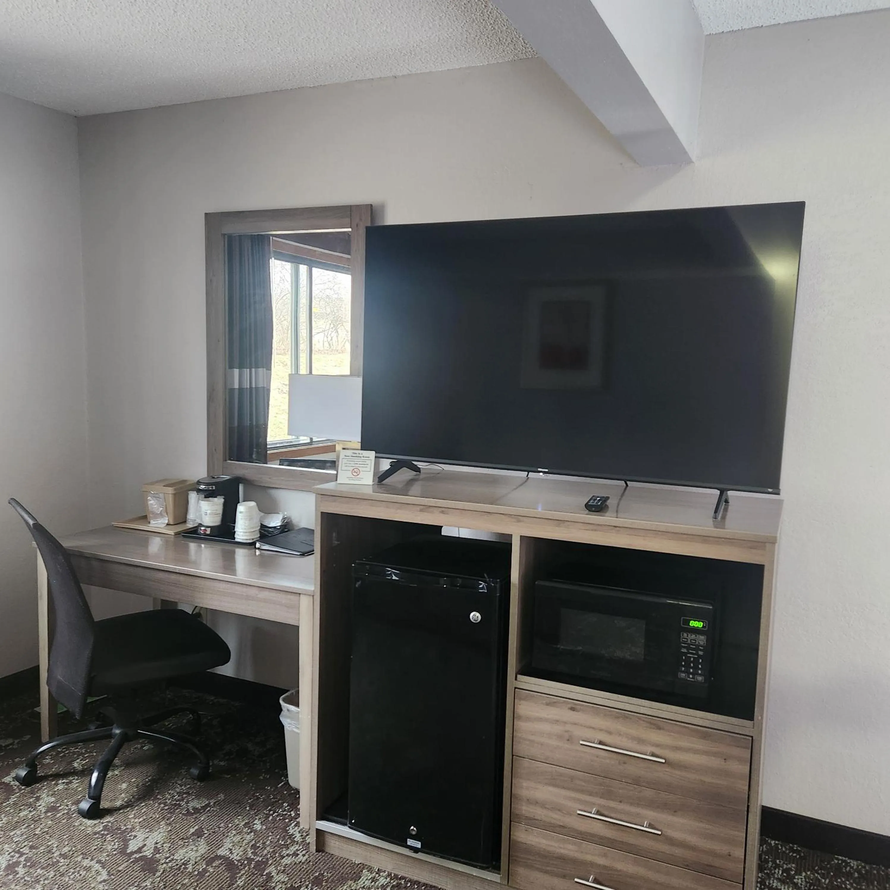 TV and multimedia in Ramada by Wyndham Cedar Rapids South
